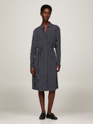 Vestido camiseiro de crepe na altura do joelho com cinto