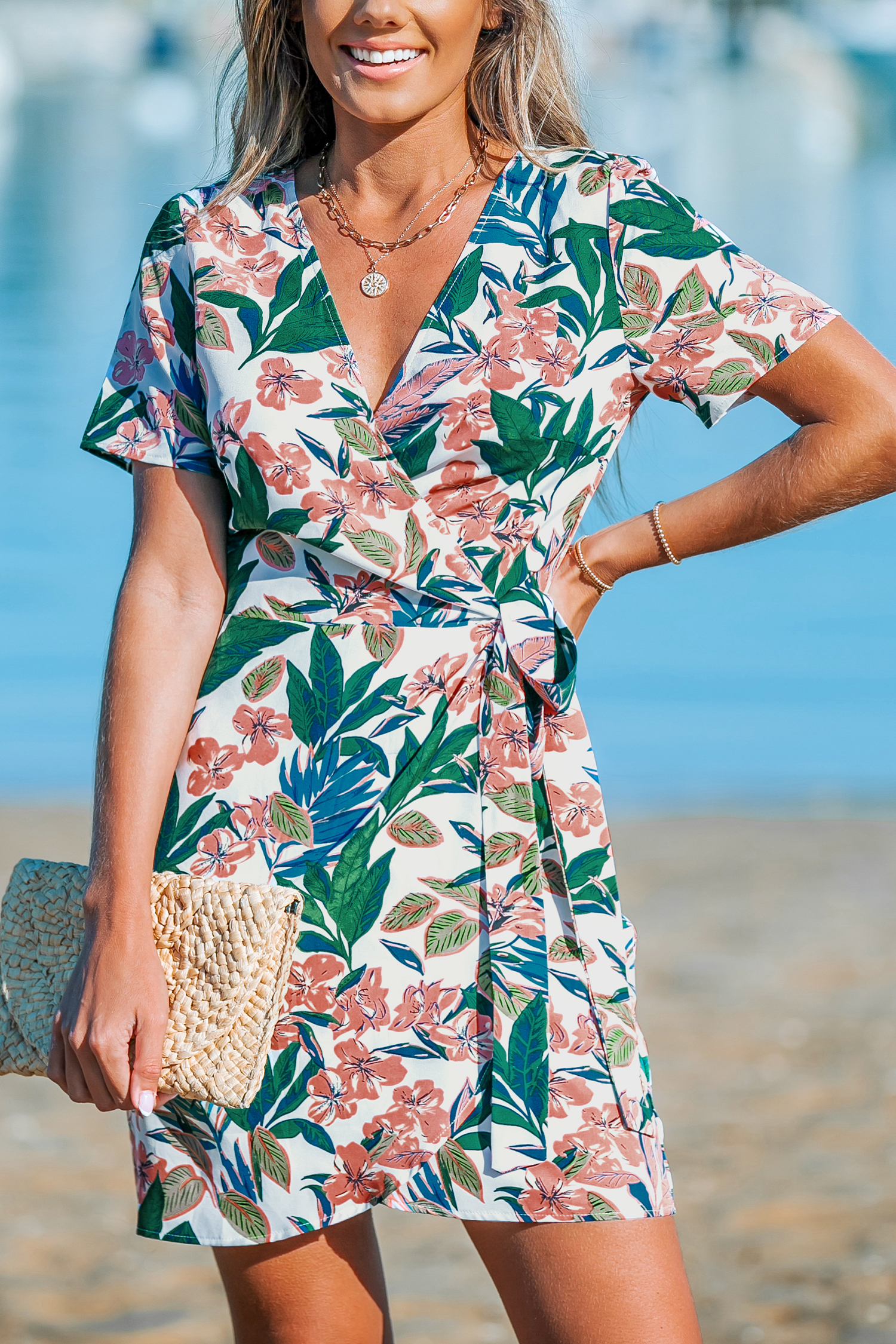 Robe mini à emballage et fleurs