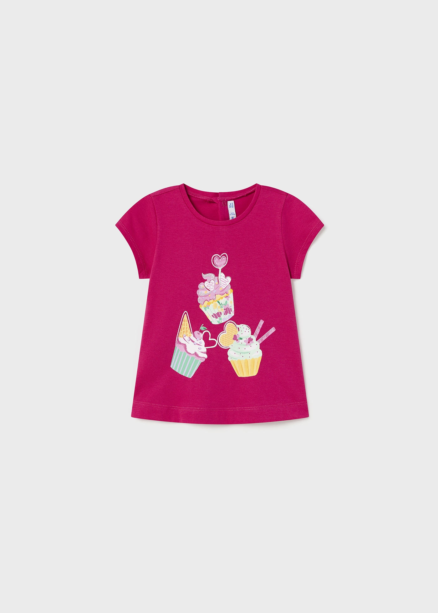 Camiseta infantil com estampa feita em algodão sustentável.