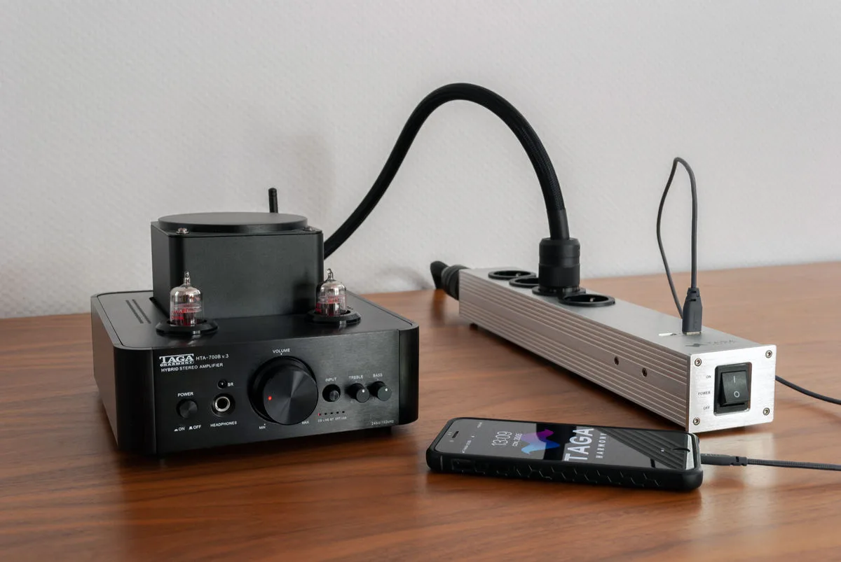 Taga Harmony PF-400USB Silver Multiprises