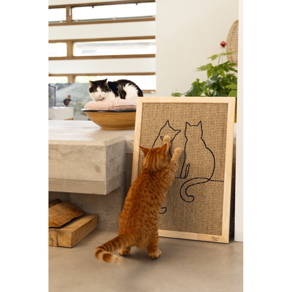 Designed by Lotte Krabplank Hout Poezels70 x 50 x 2 cm