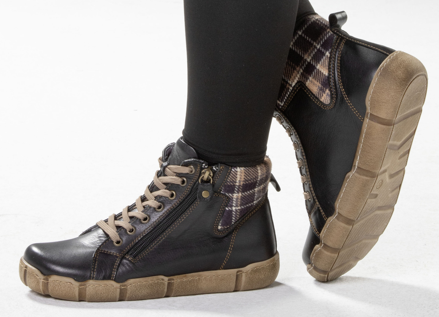 Andrea Conti Schnür-Booties mit Schaftrand aus kariertem Textil