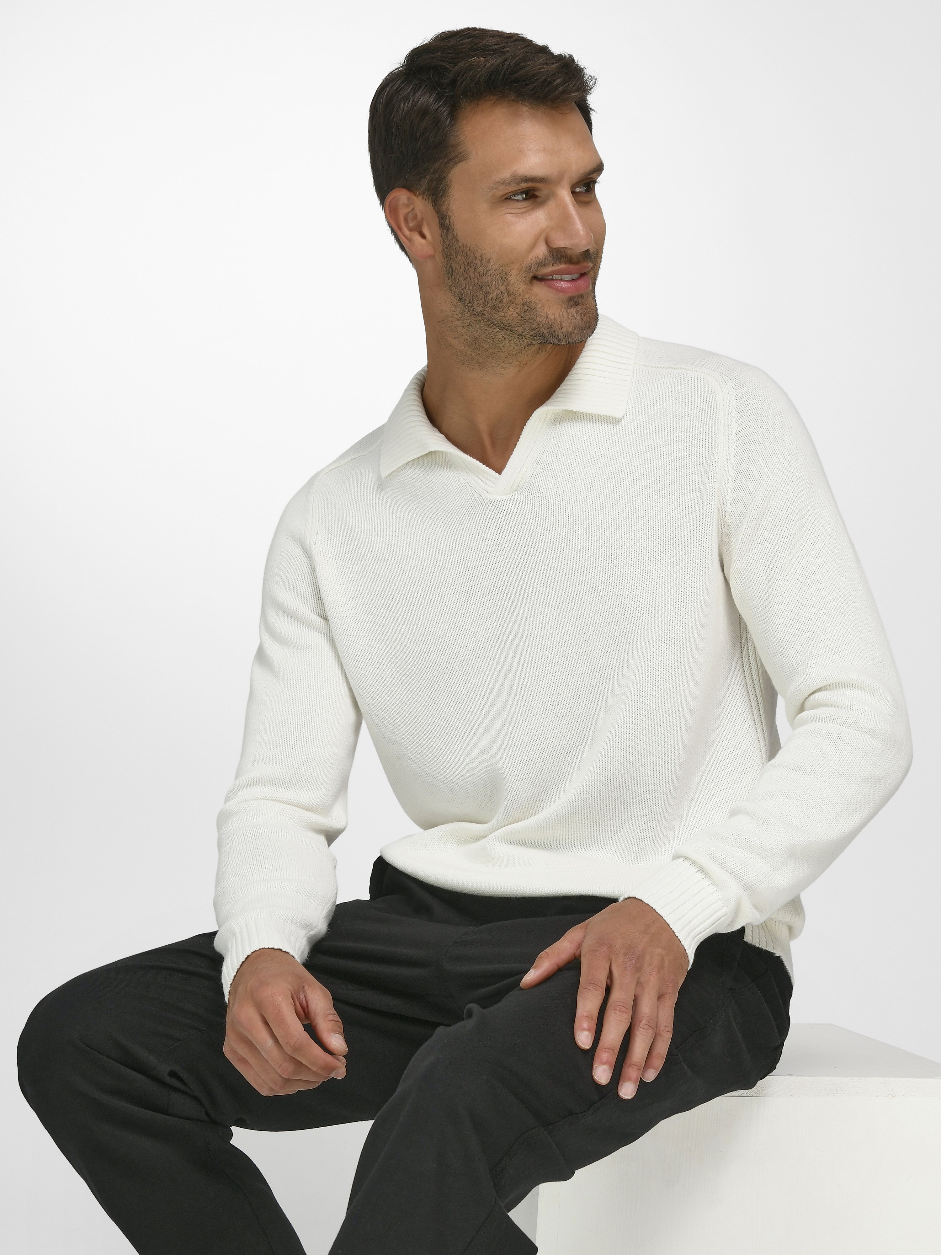 Pullover mit Kragen