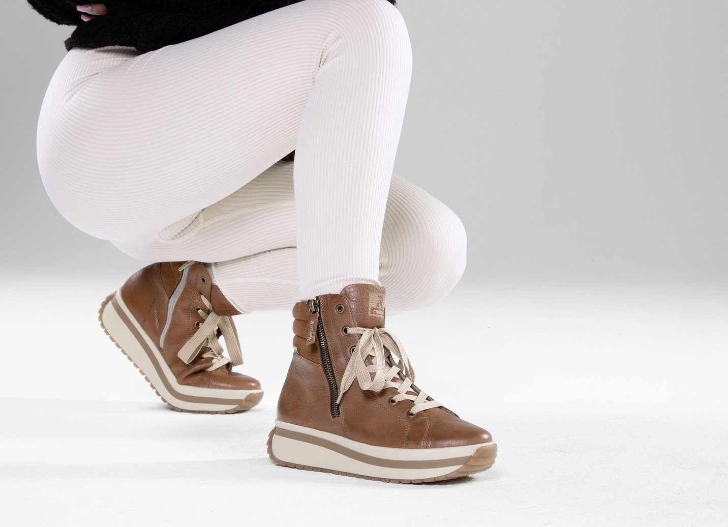 Rieker Schnür-Bootie mit gepolstertem Schaftrand