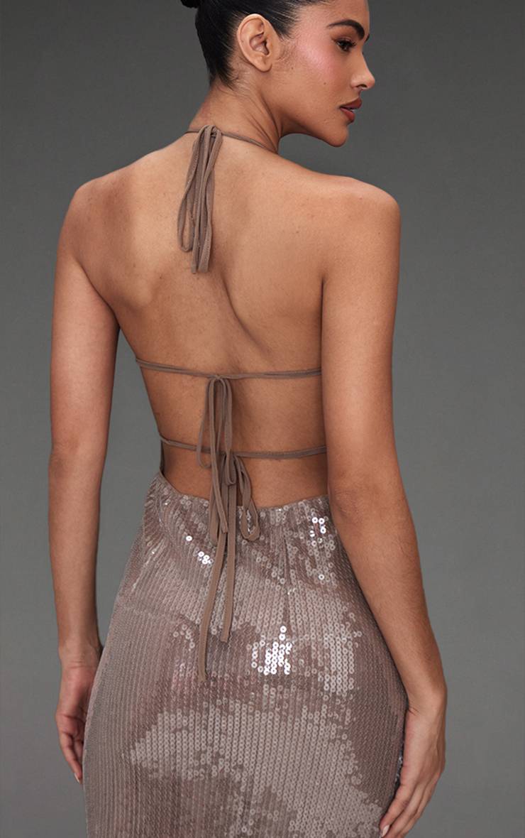 Light Nude Robe Maxi Plongeante À Col Montant Et Sequins