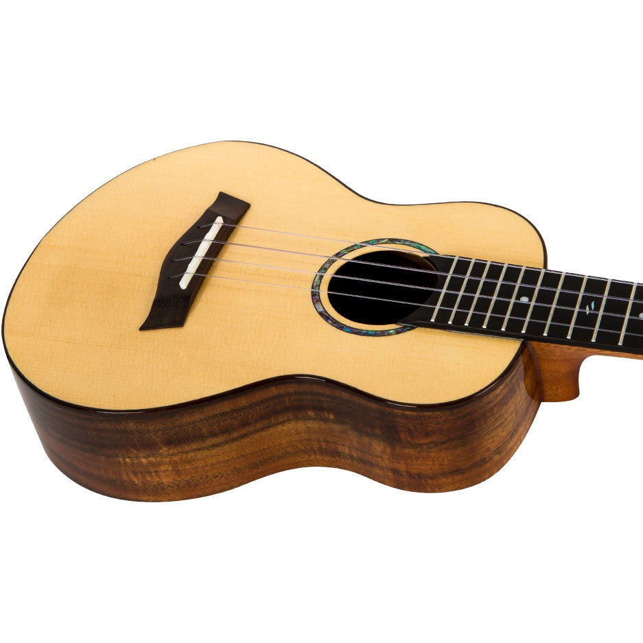 Flight Royal Series Voyager EQ-A Concert elektrisch-akoestische concert ukelele met gigbag