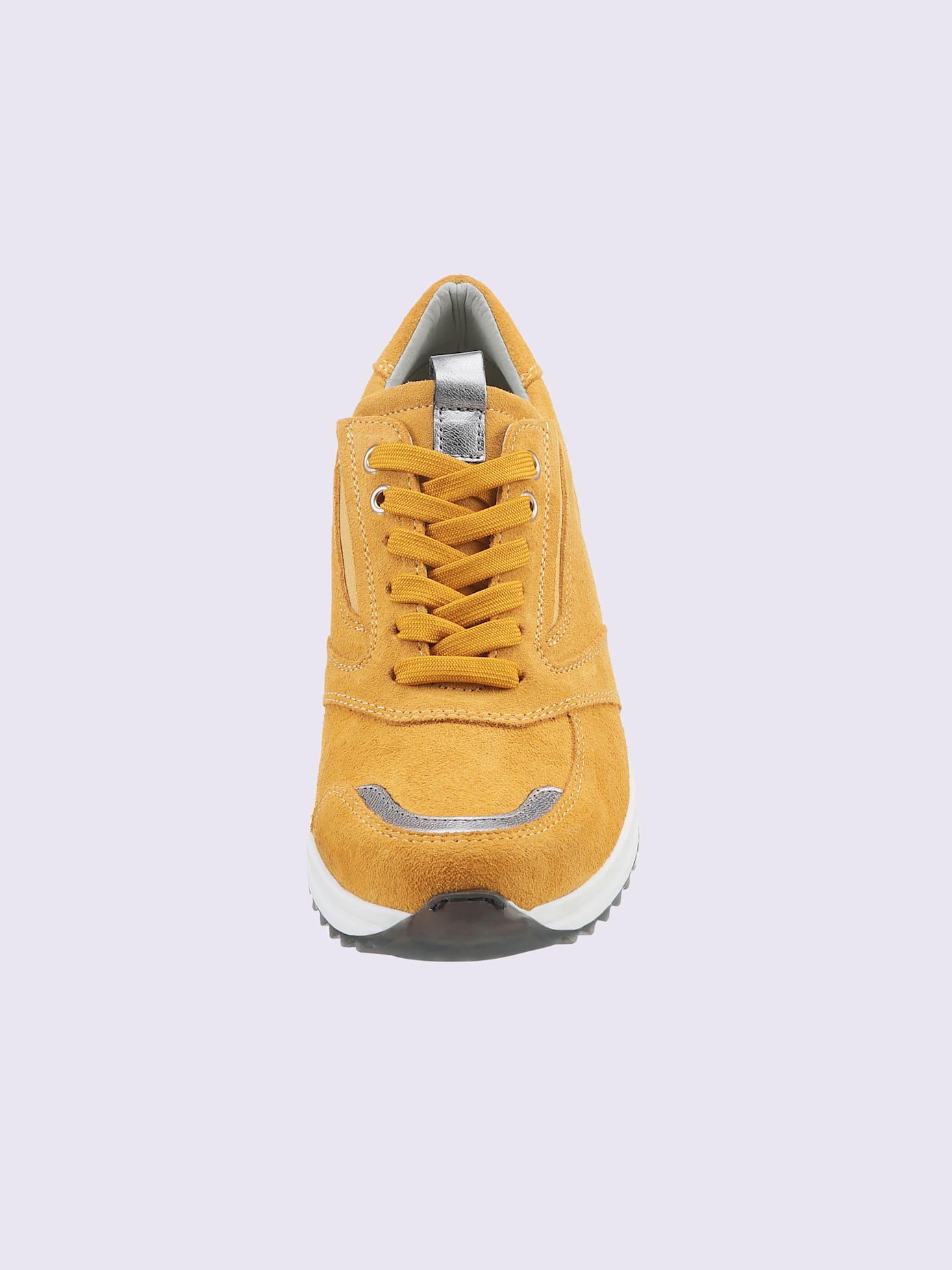 Baskets cuir velours de vache.