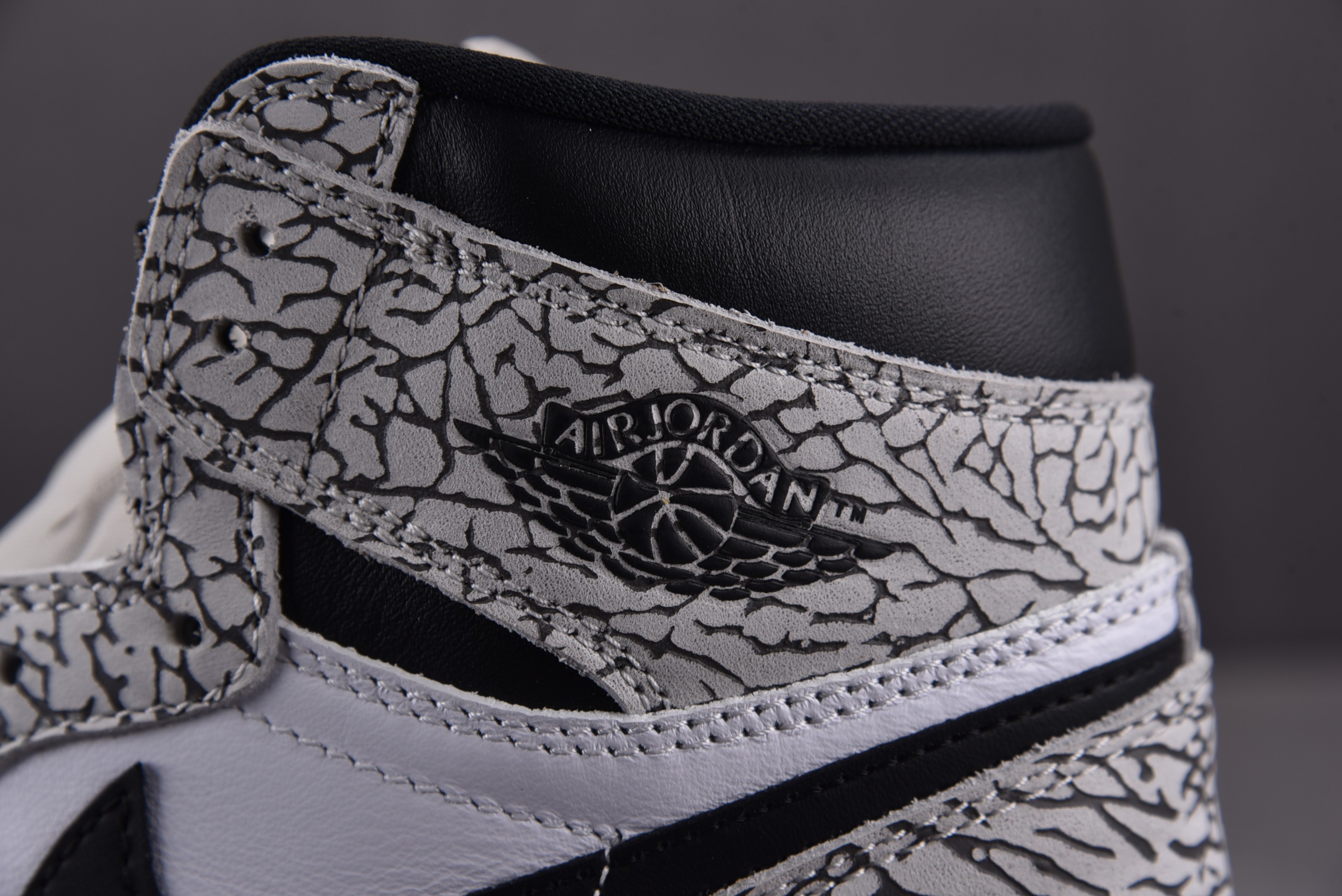 Jordan 1 Retro High OG White Cement