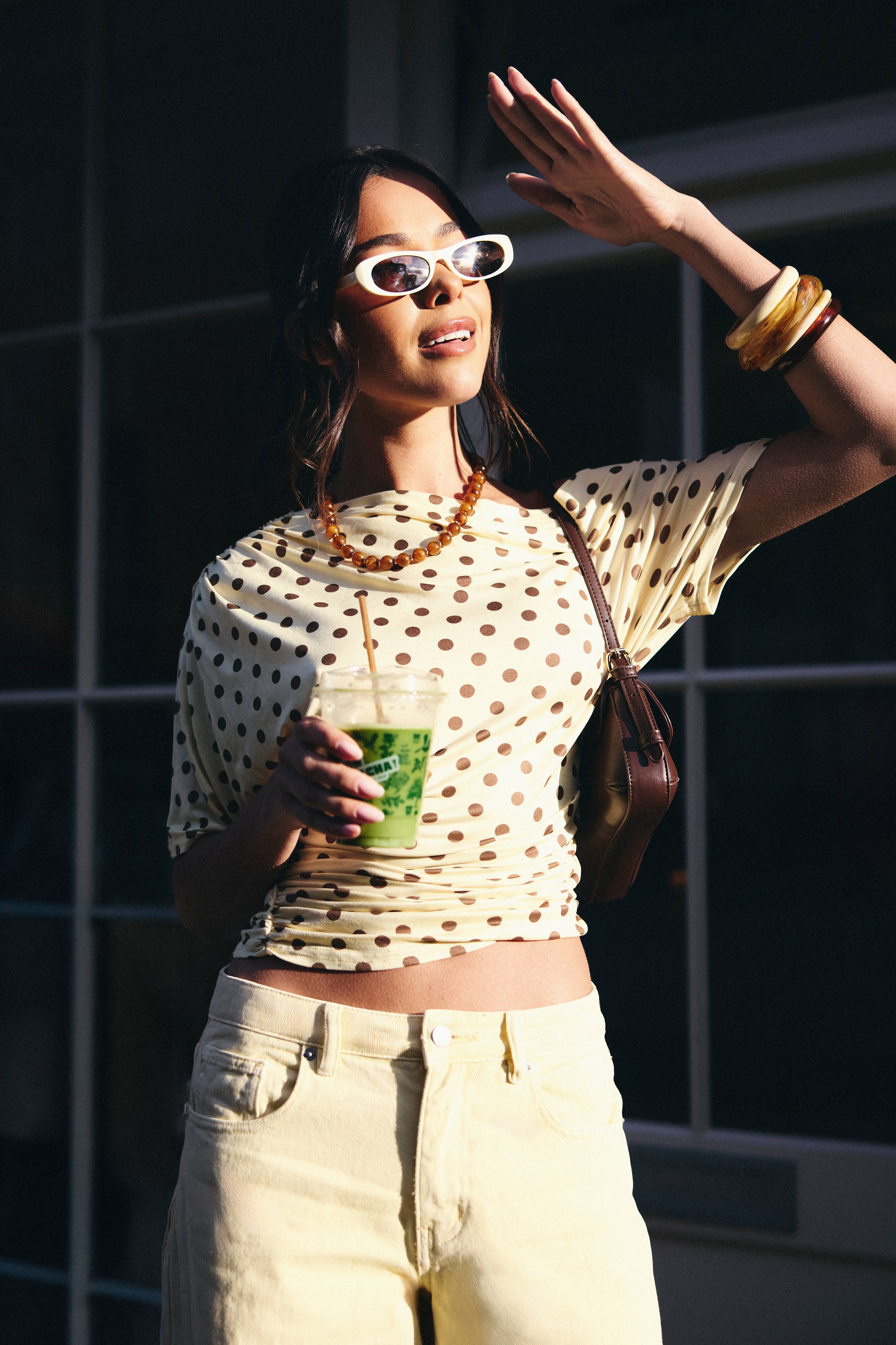 boohoo T-shirt À Pois Épaules Dénudées