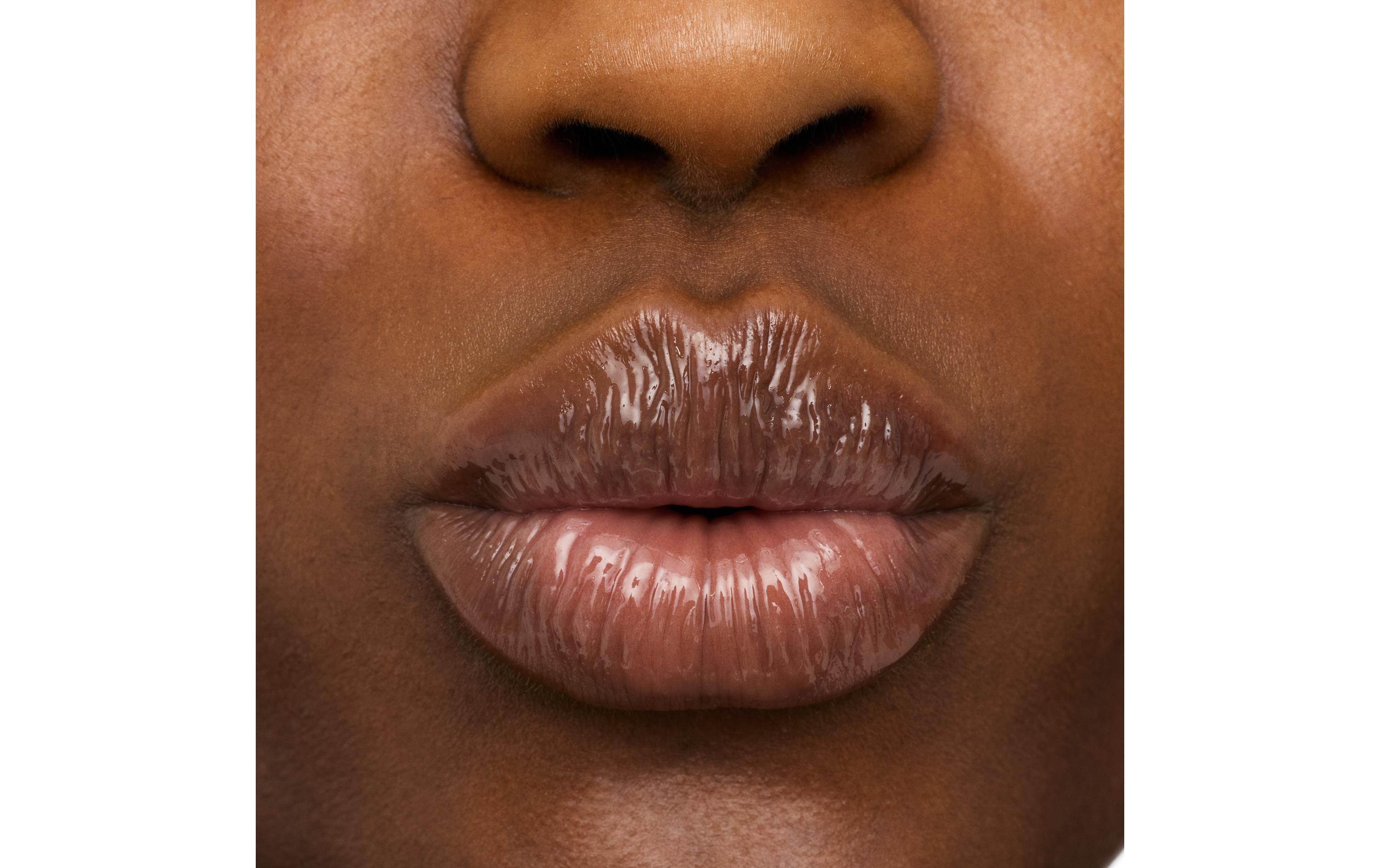 Lip Booster Hydra Kiss 07 Classy GlassyPflegendes Lippenöl in einem transparenten Farbton
