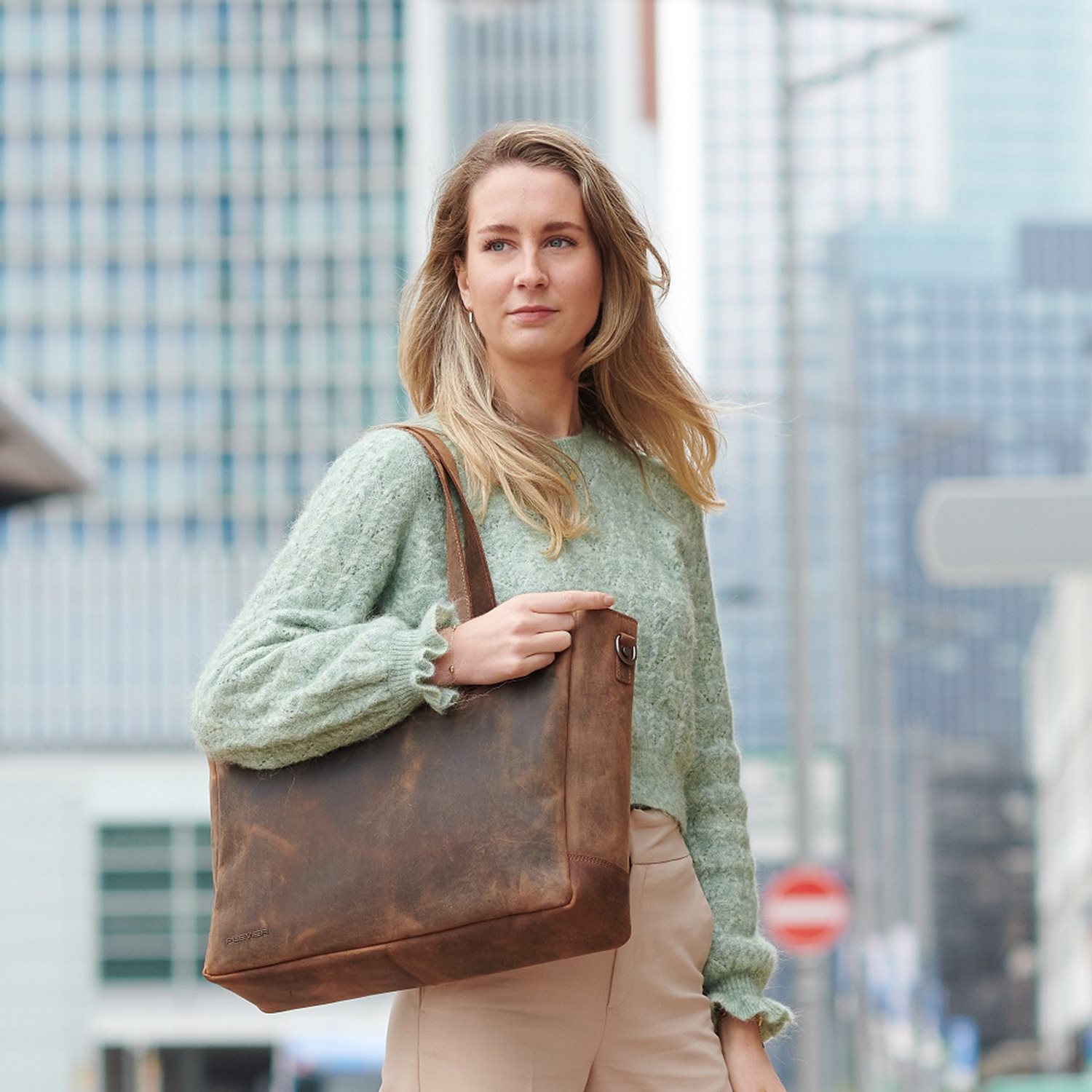 Plevier Retro Hopper Shopper 15.6