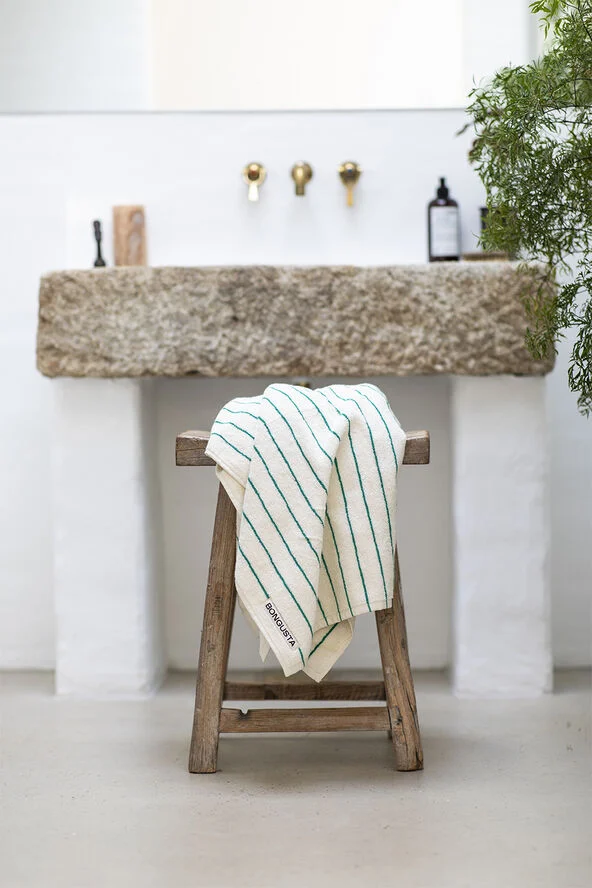 Bongusta Naram Pure white & grass