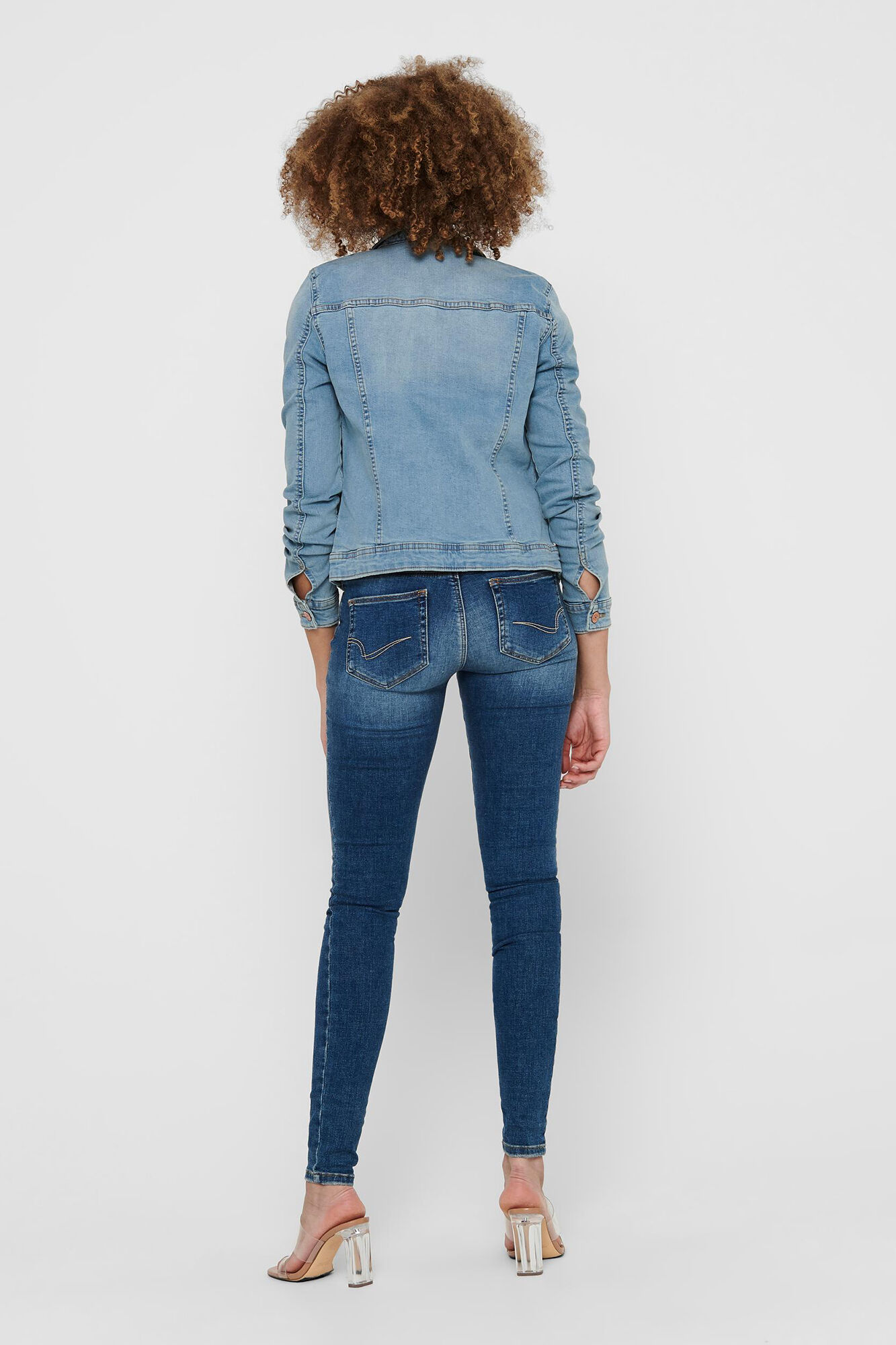 Jaqueta jeans curta