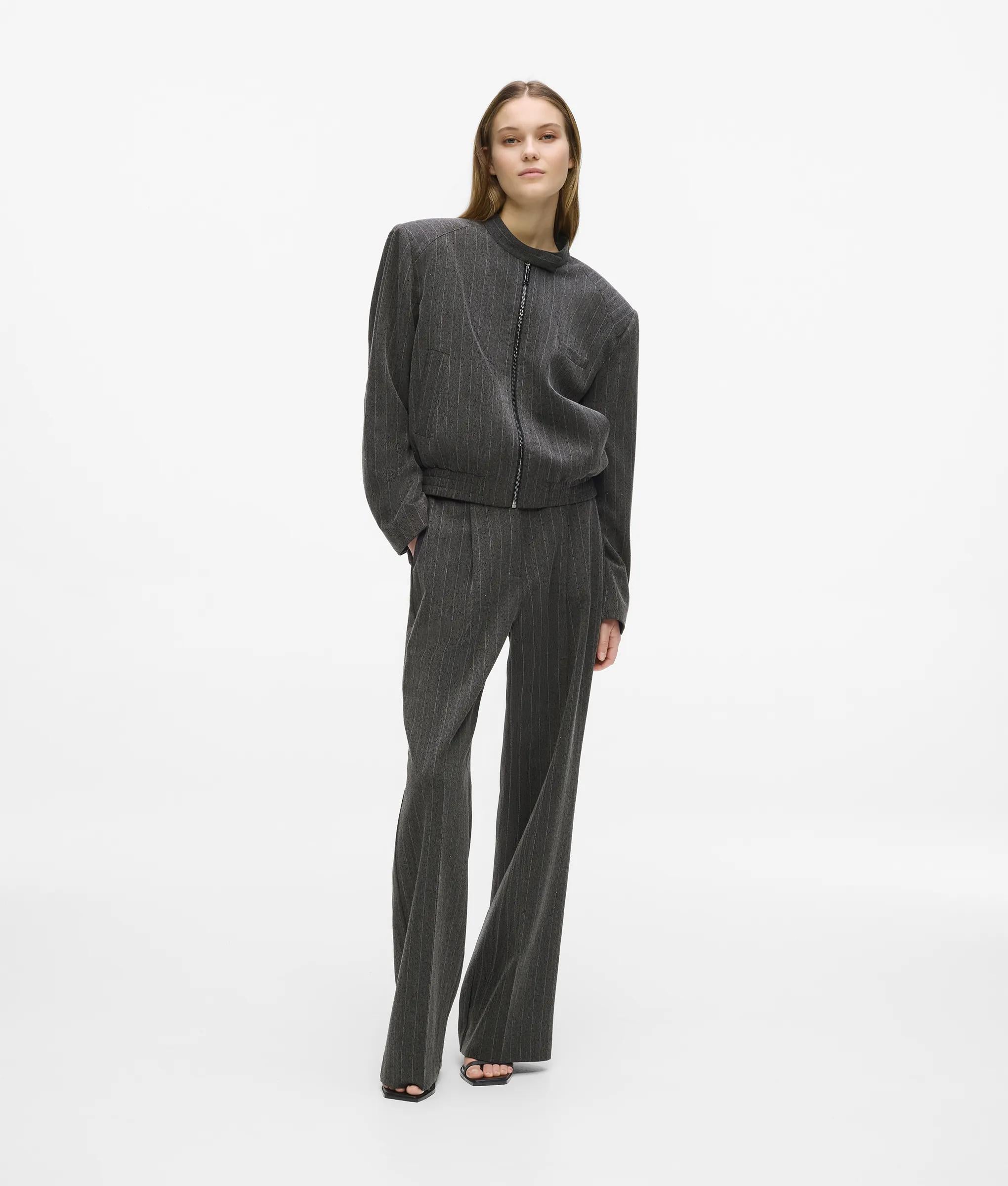 Broeken met pinstripes en rechte pijpen