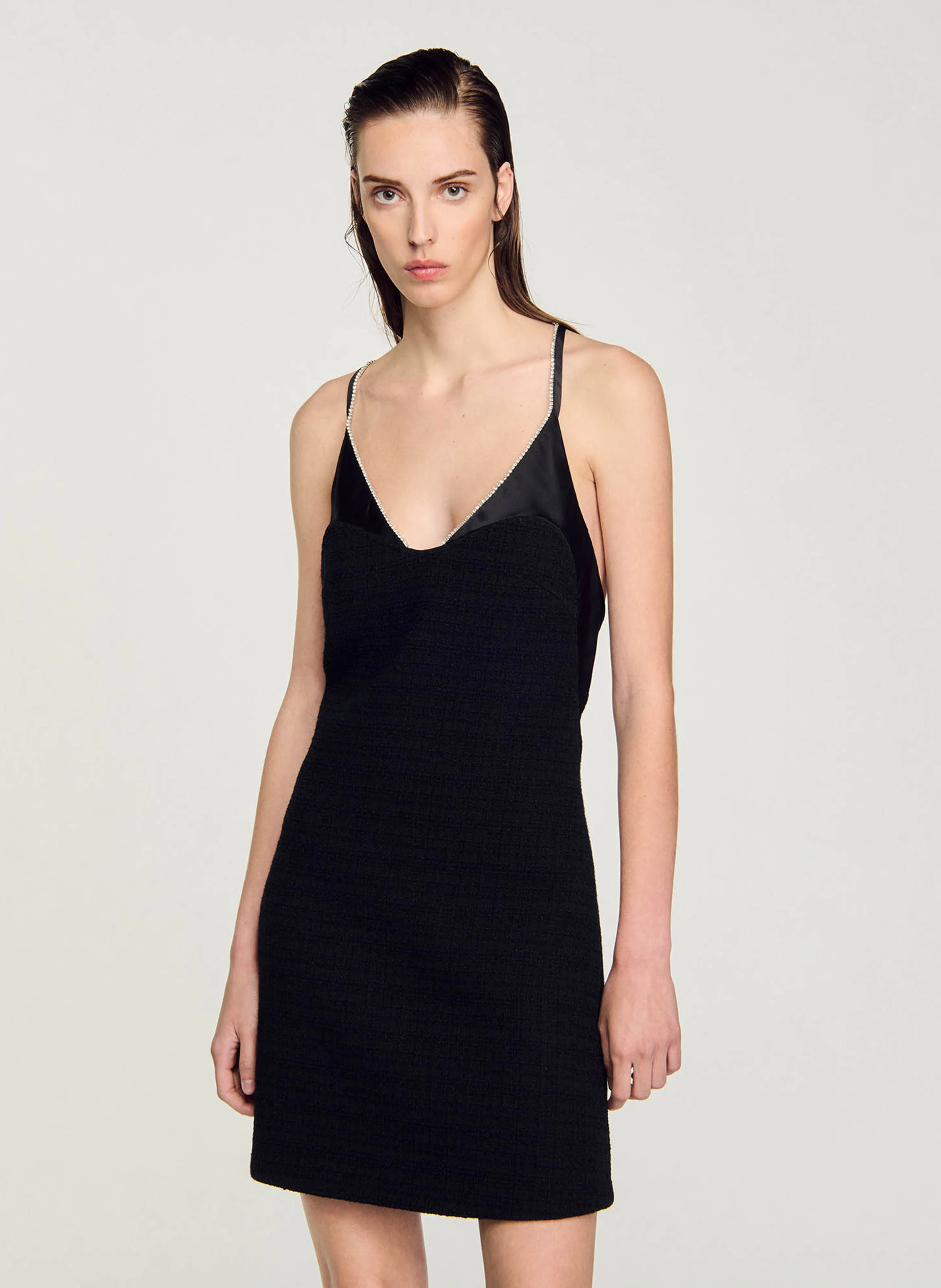 Robe courte col V à bretelles strassées | Noir