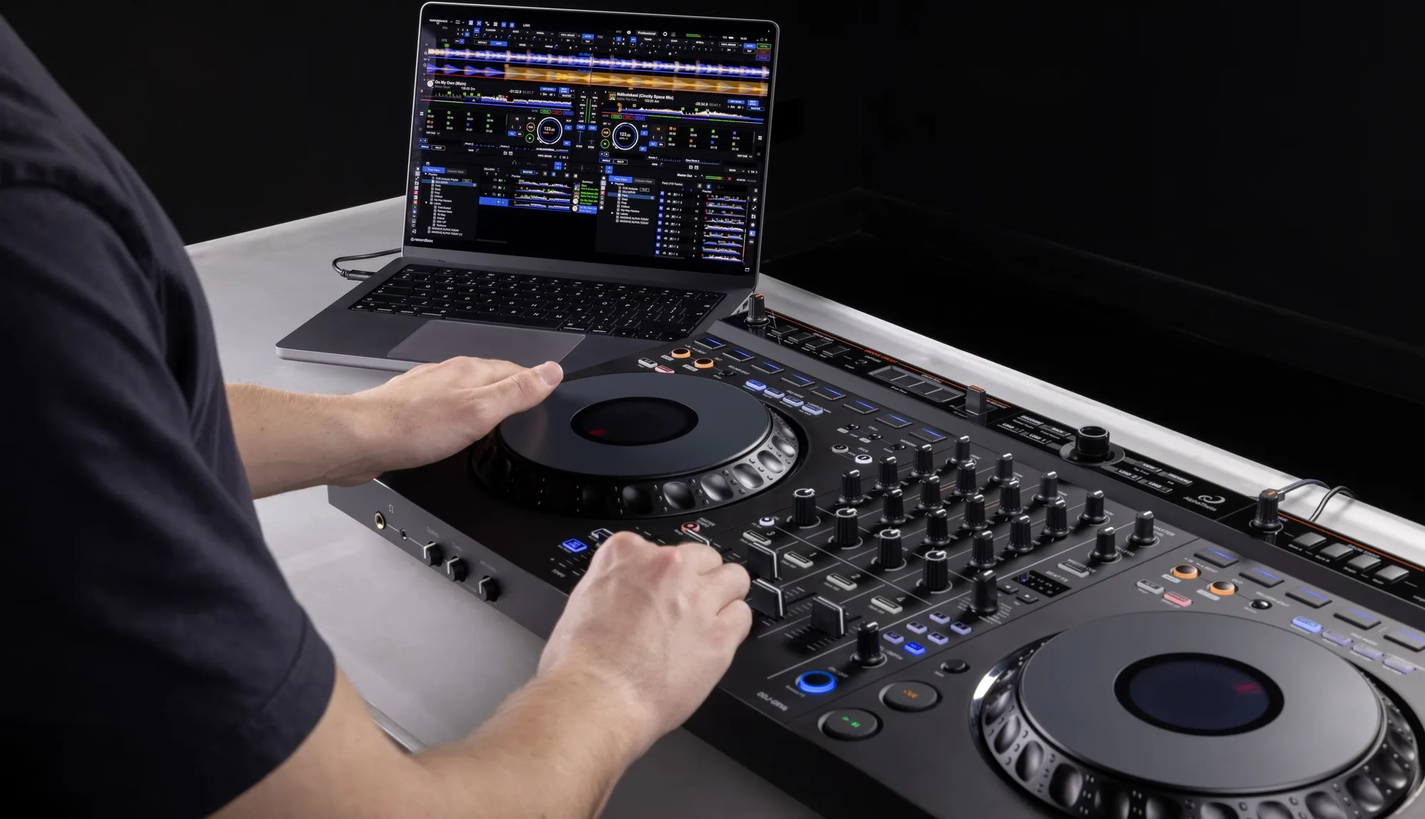 AlphaTheta DDJ-GRV6 Contrôleurs DJ