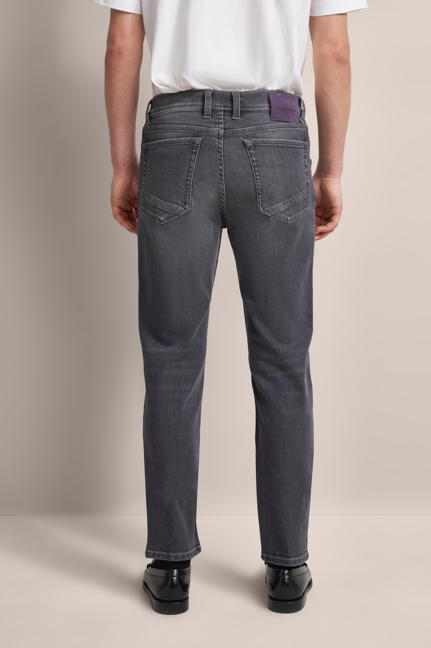 bugatti 5-Pocket-Jeans , mit dezenter Waschung
