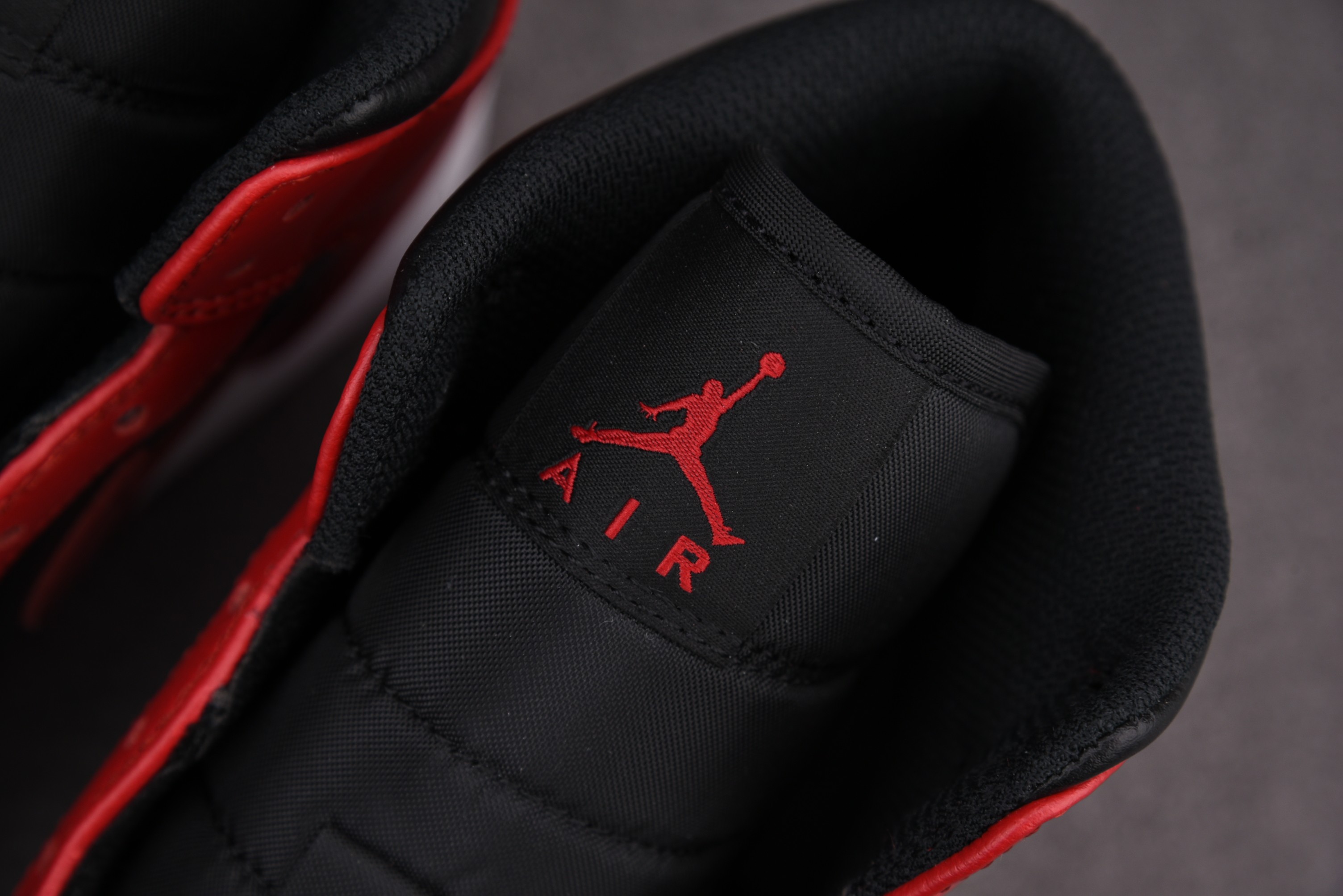 Jordan 1 Mid Banned (2020)