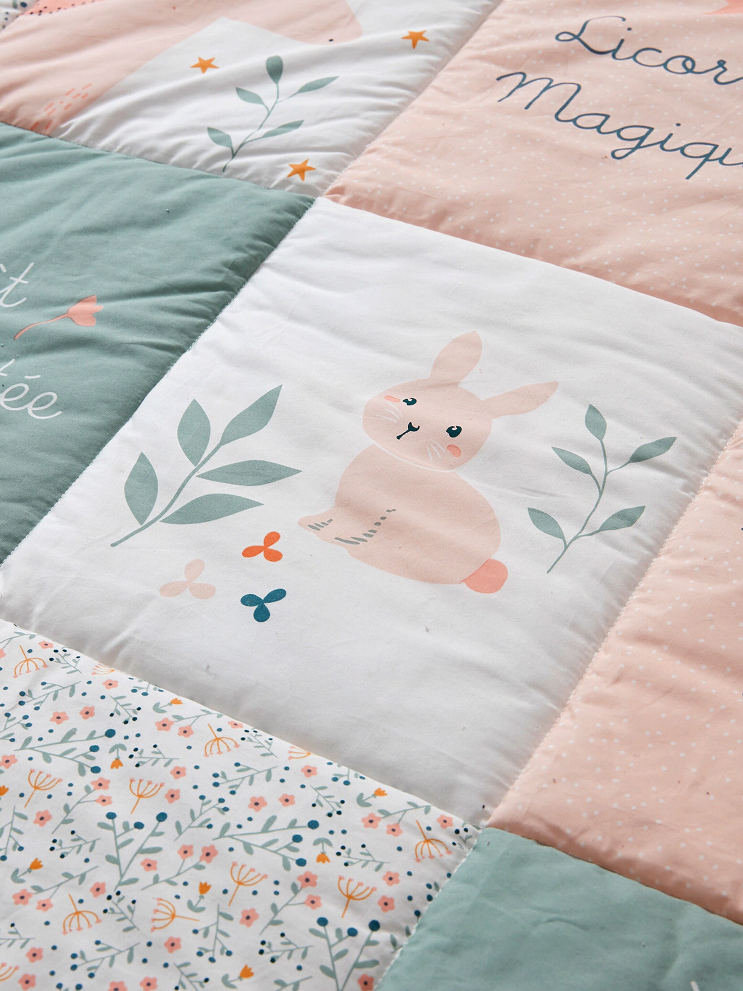Vertbaudet Baby Spieldecke MÄRCHENWALD, Patchwork-Design mehrfarbig