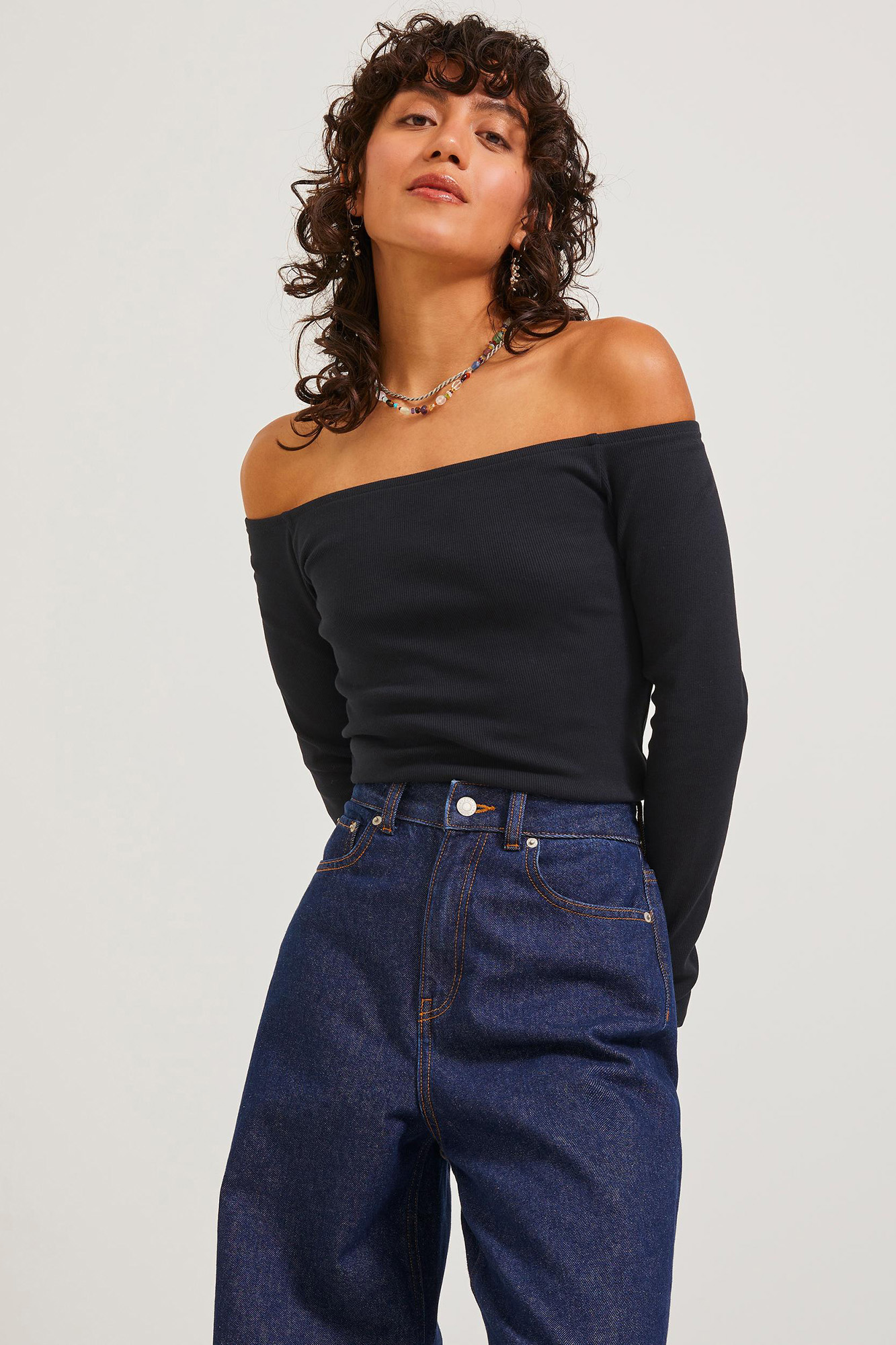 Blusa de manga comprida com decote canoa