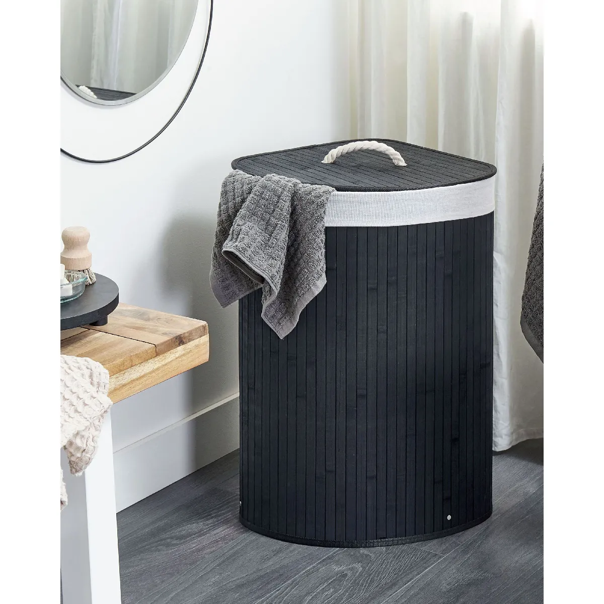Beliani Panier en bamboo noir 60 cm MATARA