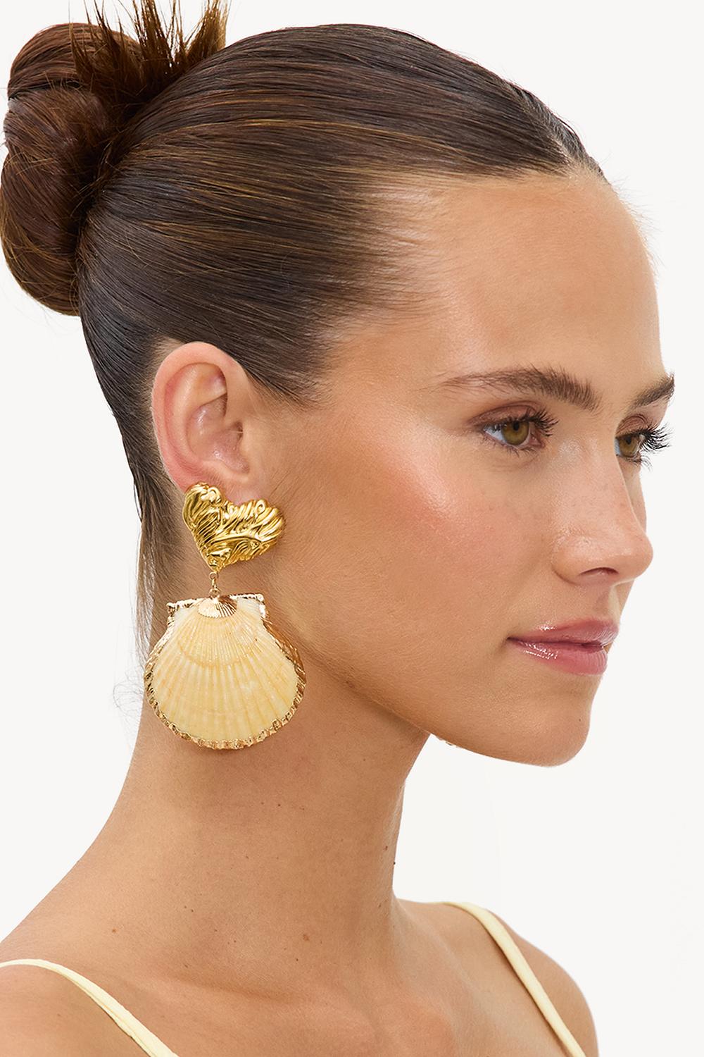 ELEGANT INDULGENCE - GOLD