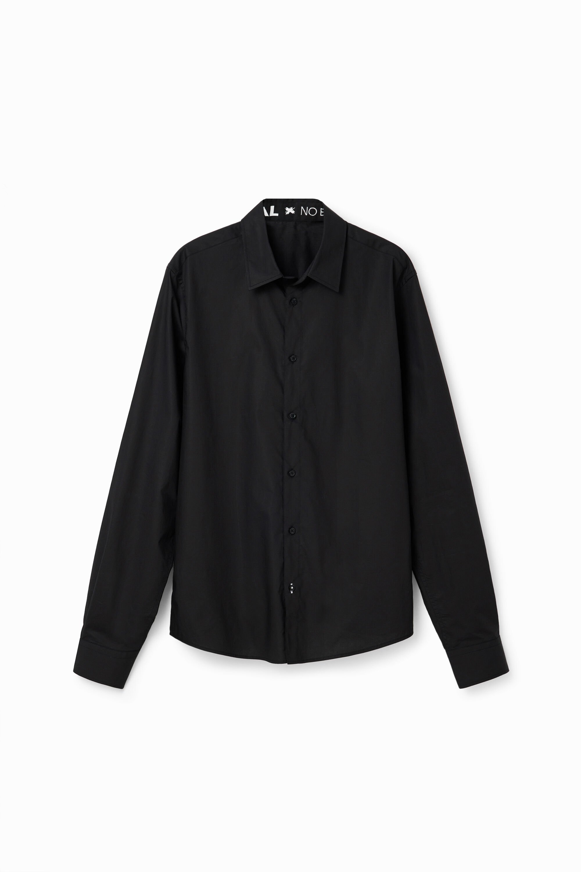 Chemise basique détails contraste