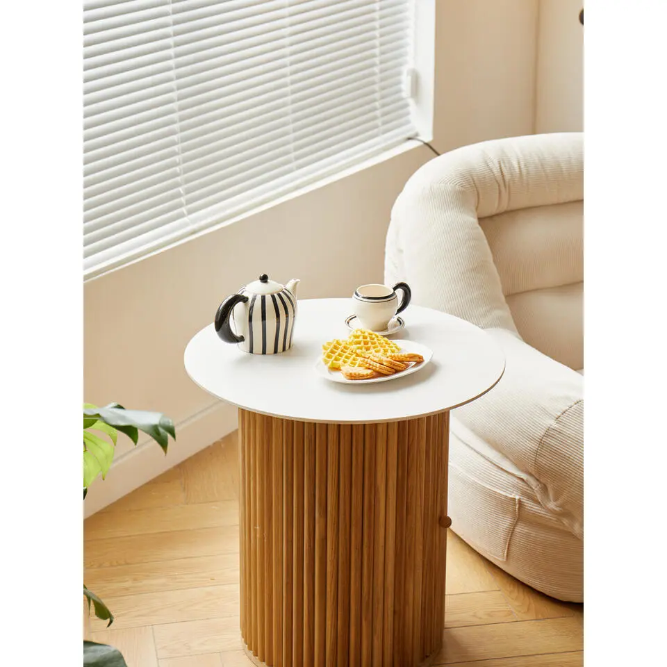 Bijzettafel van massief hout in natuurlijke kleur