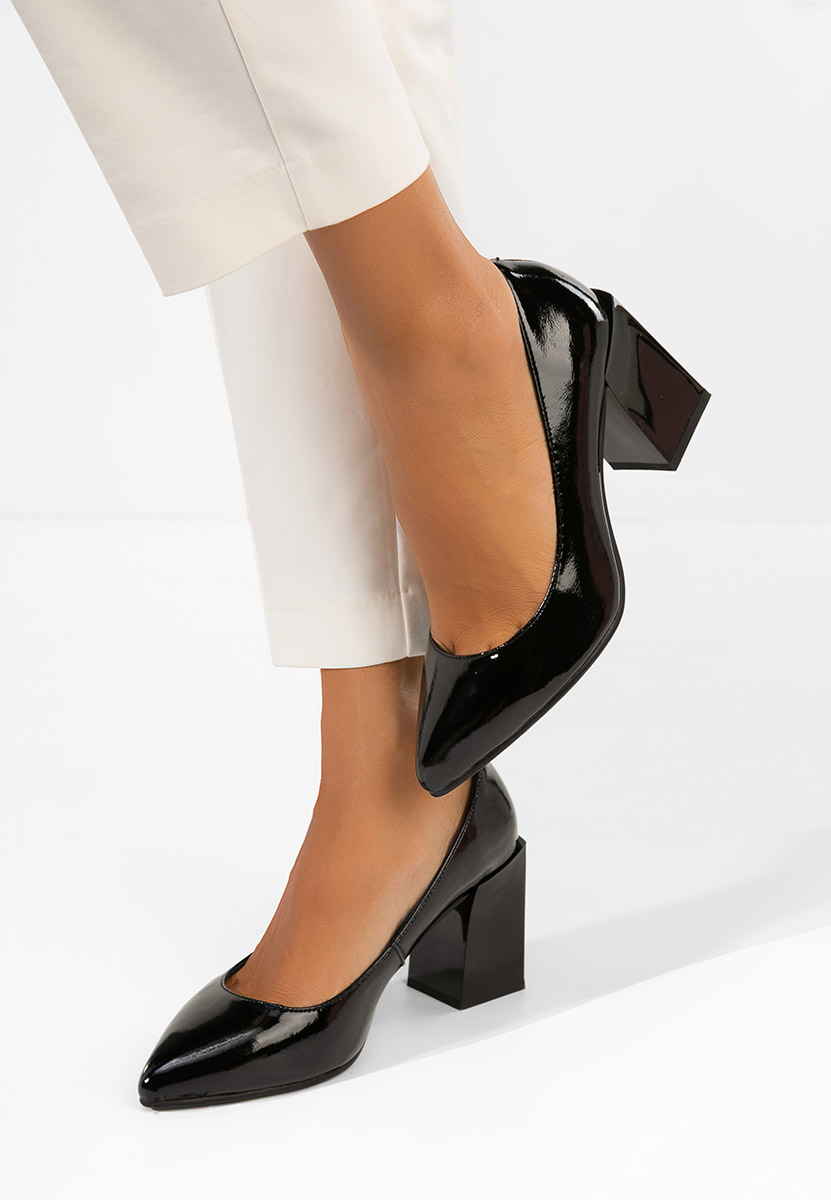 Chaussures en cuir à talon épais noirs Elarina