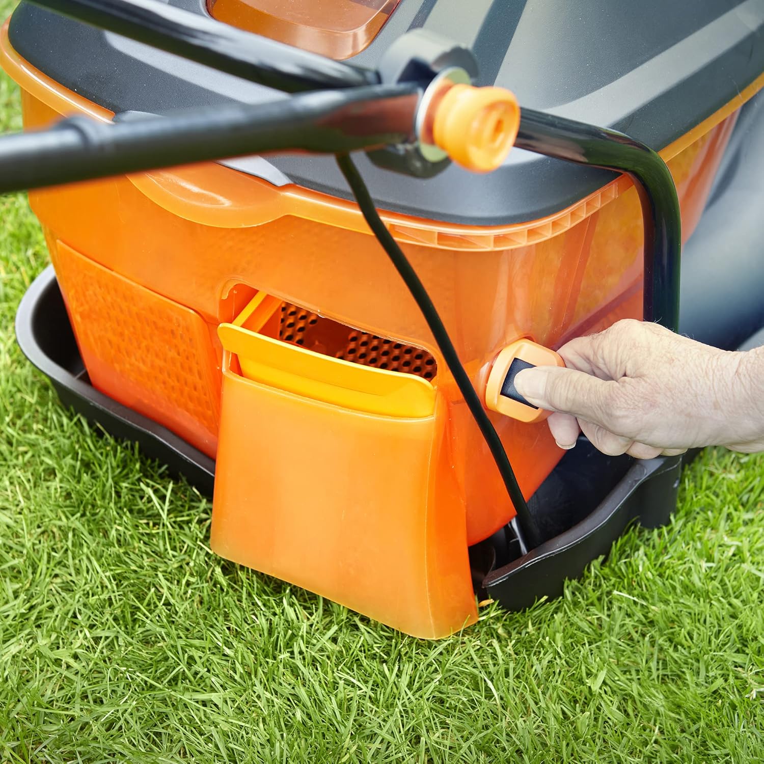 LawnMaster Tondeuse électrique 1800 W 36 cm – Boîte de collecte d'herbe, hauteurs de coupe réglables, pour pelouses moyennes à grandes