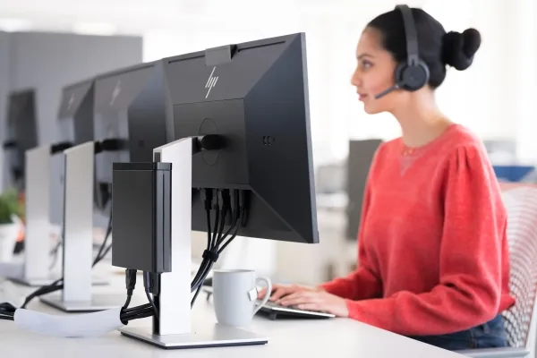 HP E24D G4 USB-C DOCKING FHD MNTR 24IN 16:9 1000:1 5MS IN