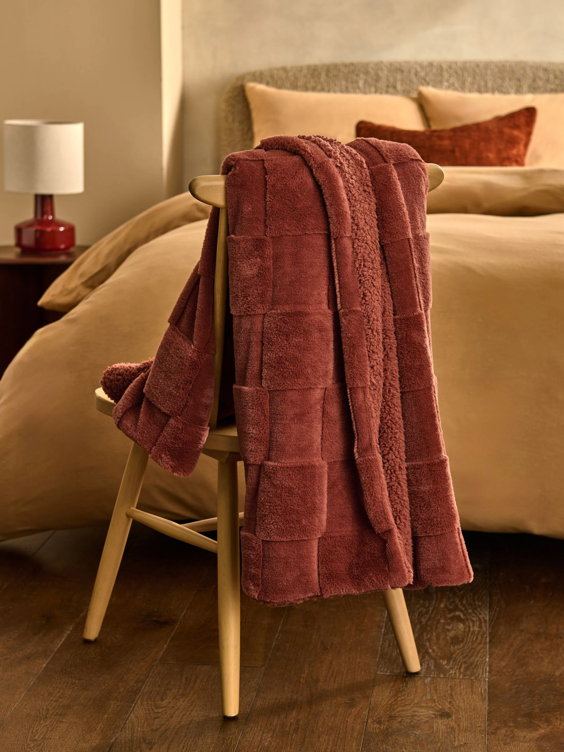 Jasper behaaglijke fleece omkeerbare bedloper met dambordmotief