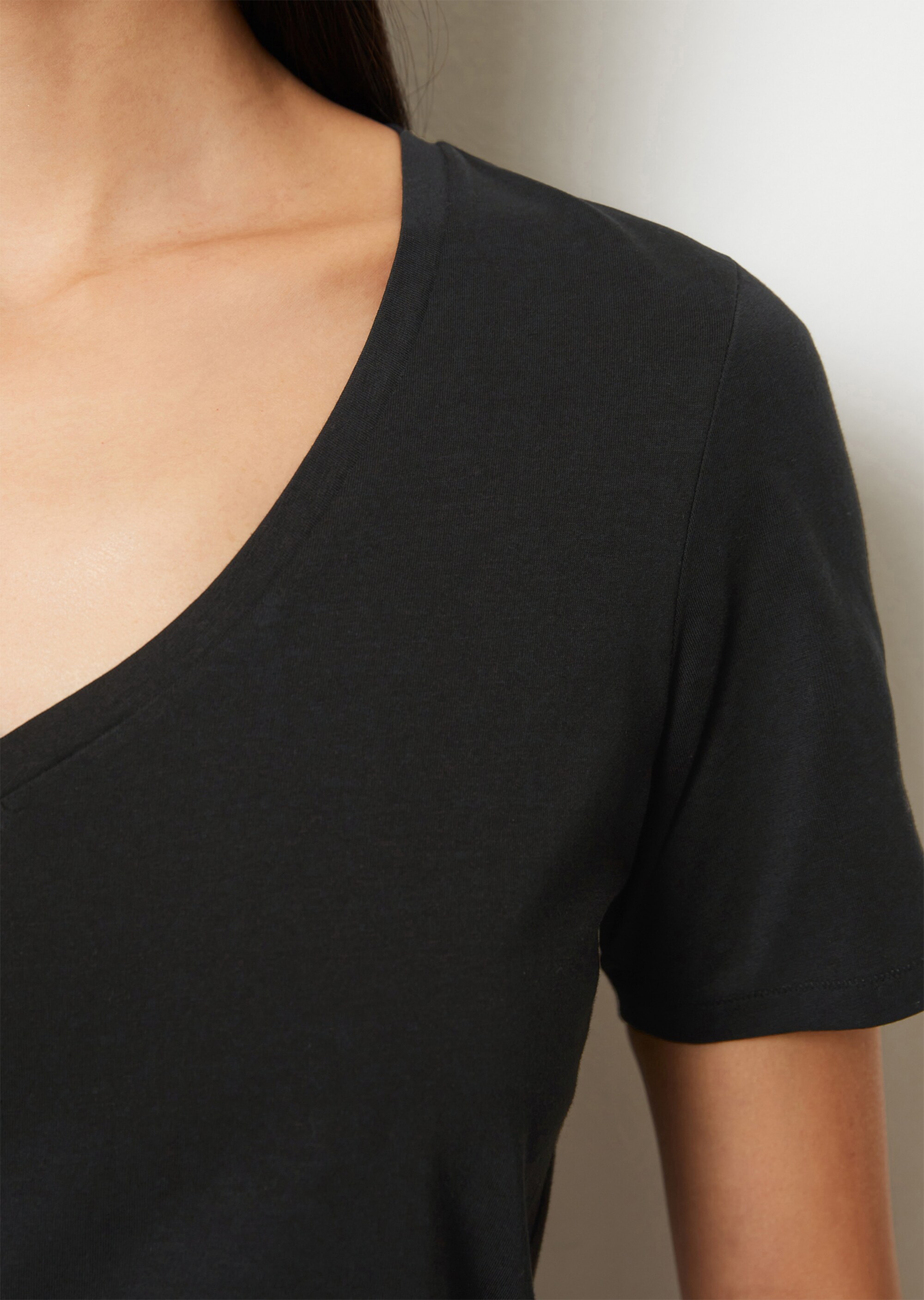 V-Neck-T-Shirt regular aus Organic Cotton