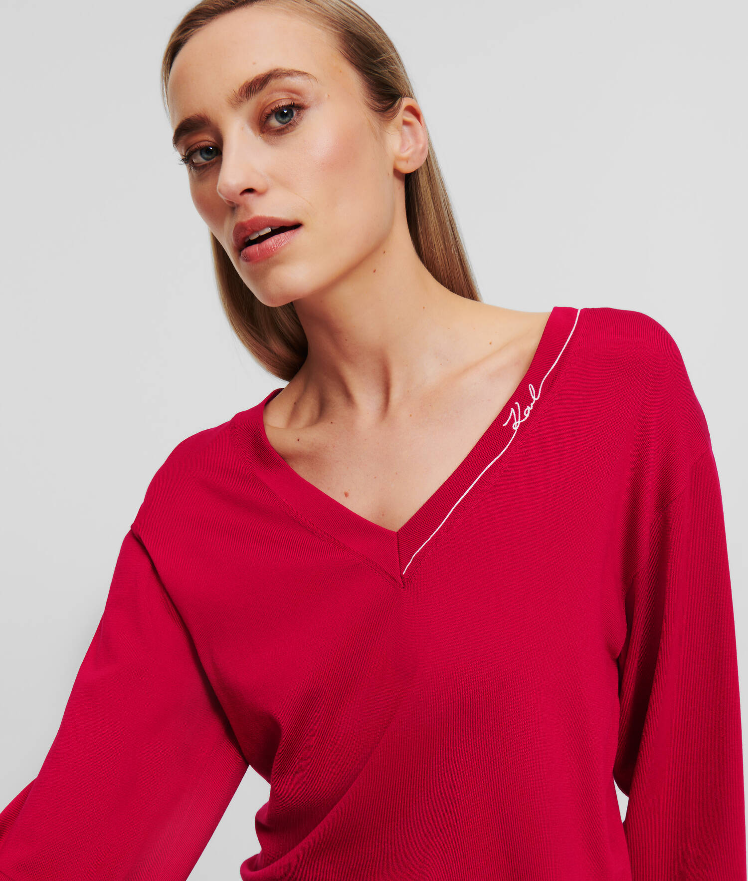 PULL À COL EN V KARL SIGNATURE