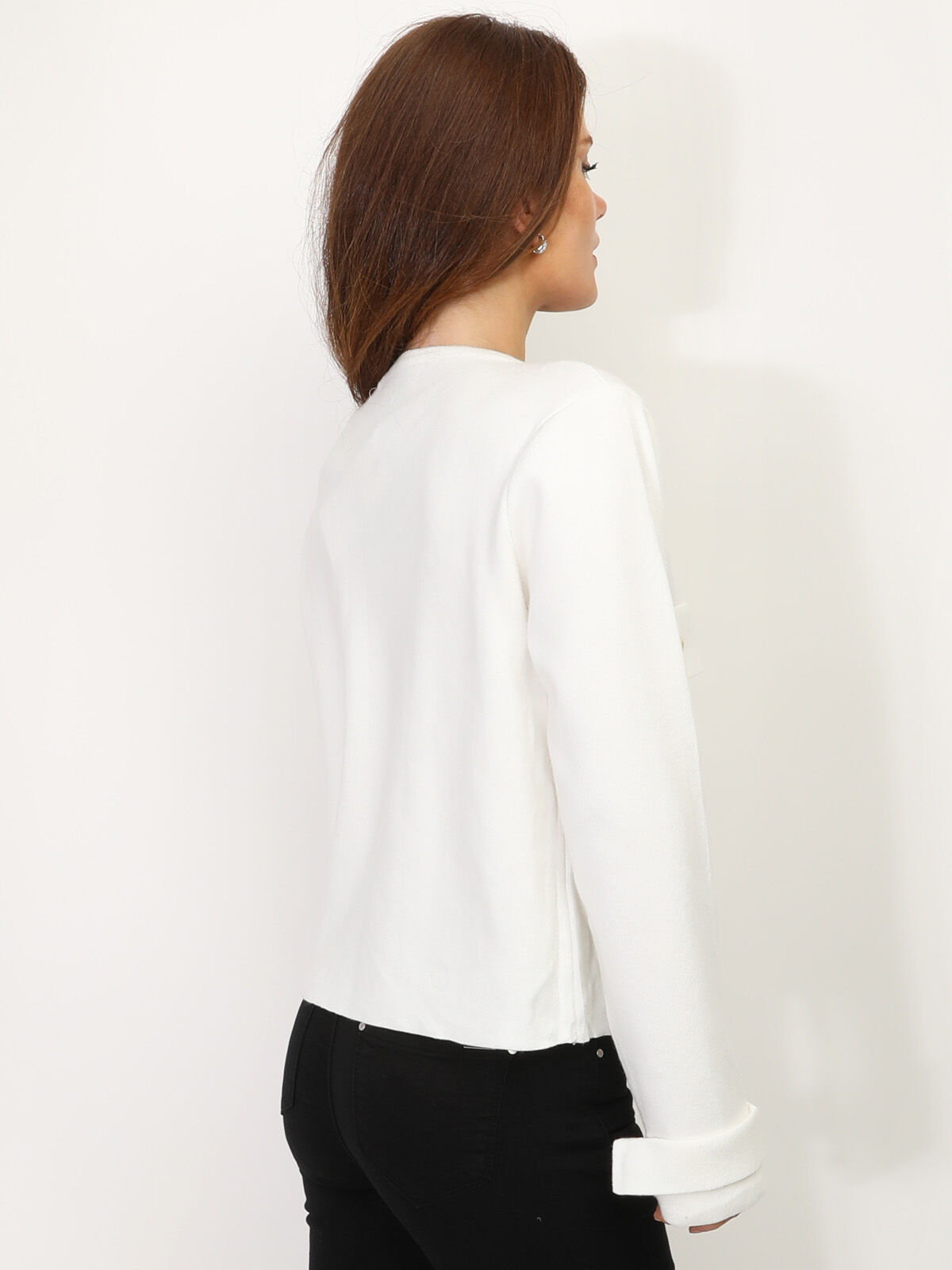 Cardigan avec poches à rabat et boutons dorés- Blanc