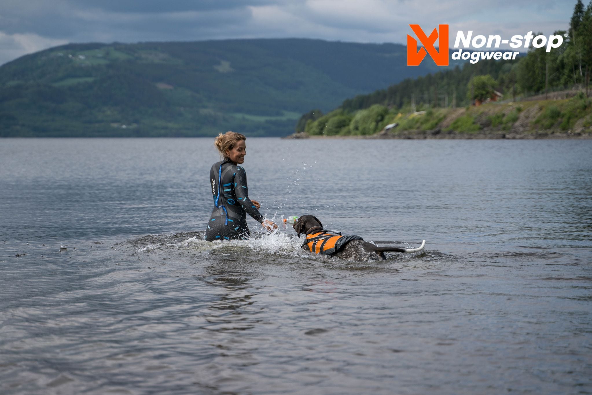 Kjøp Non-Stop Dogwear Safe Life Jacket fra Hekta på tur!