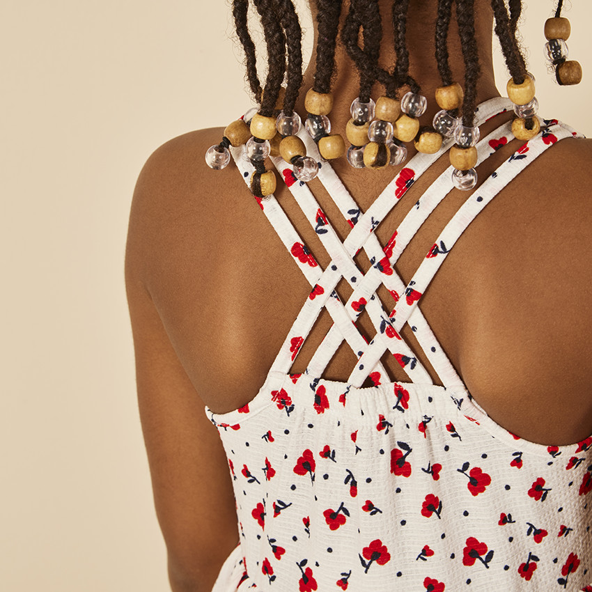 Robe sans manches imprimée et volantée à dos croisé pour fille