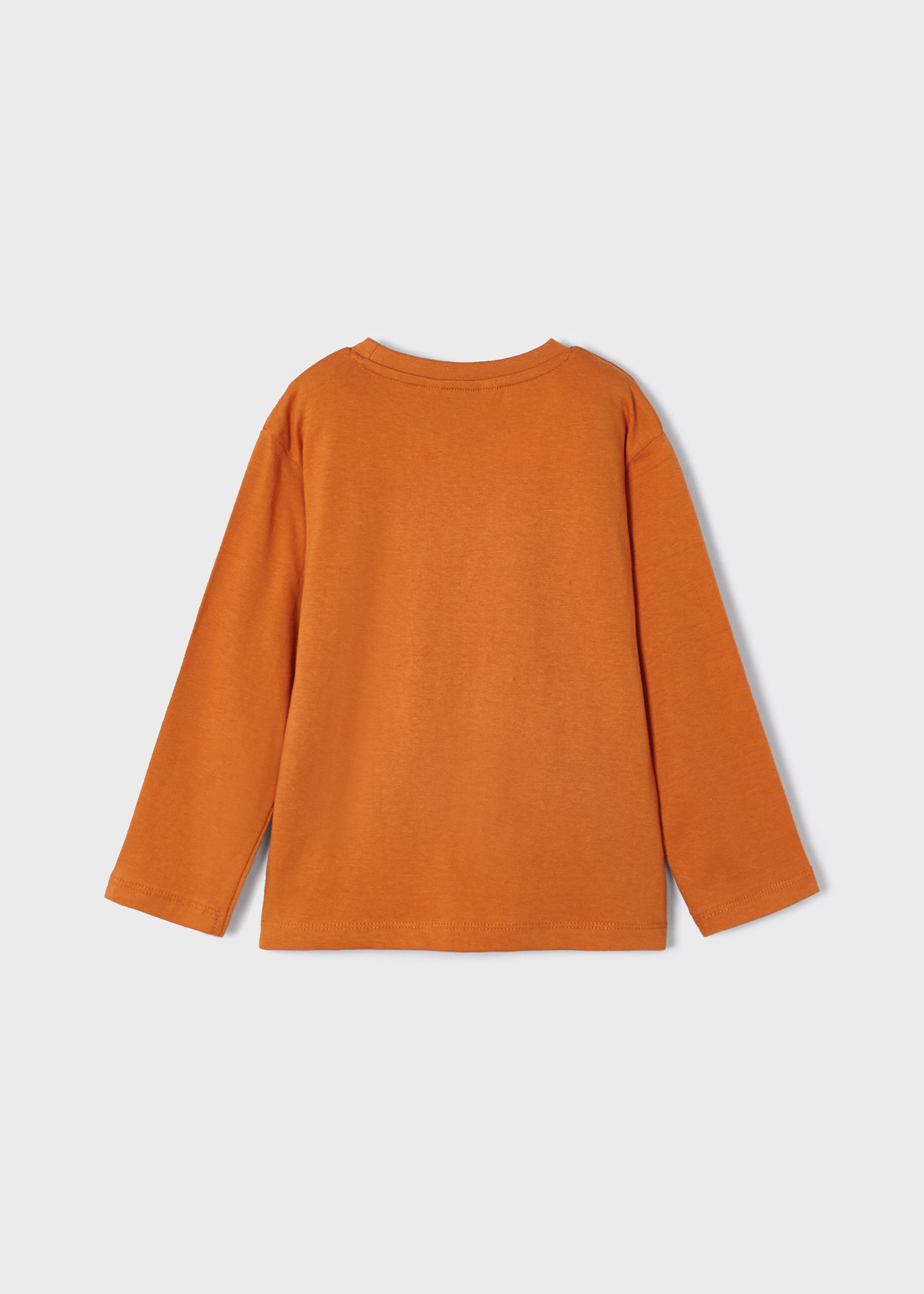 Camiseta Better Cotton com estampa de letras para meninos