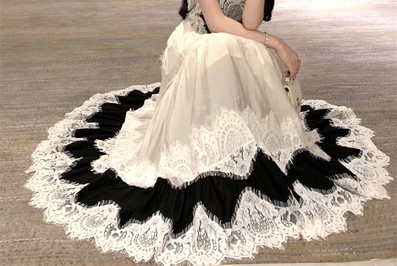 closetaine - Spaghettibandjes Two Tone Lace Panel Maxi A-lijn jurk