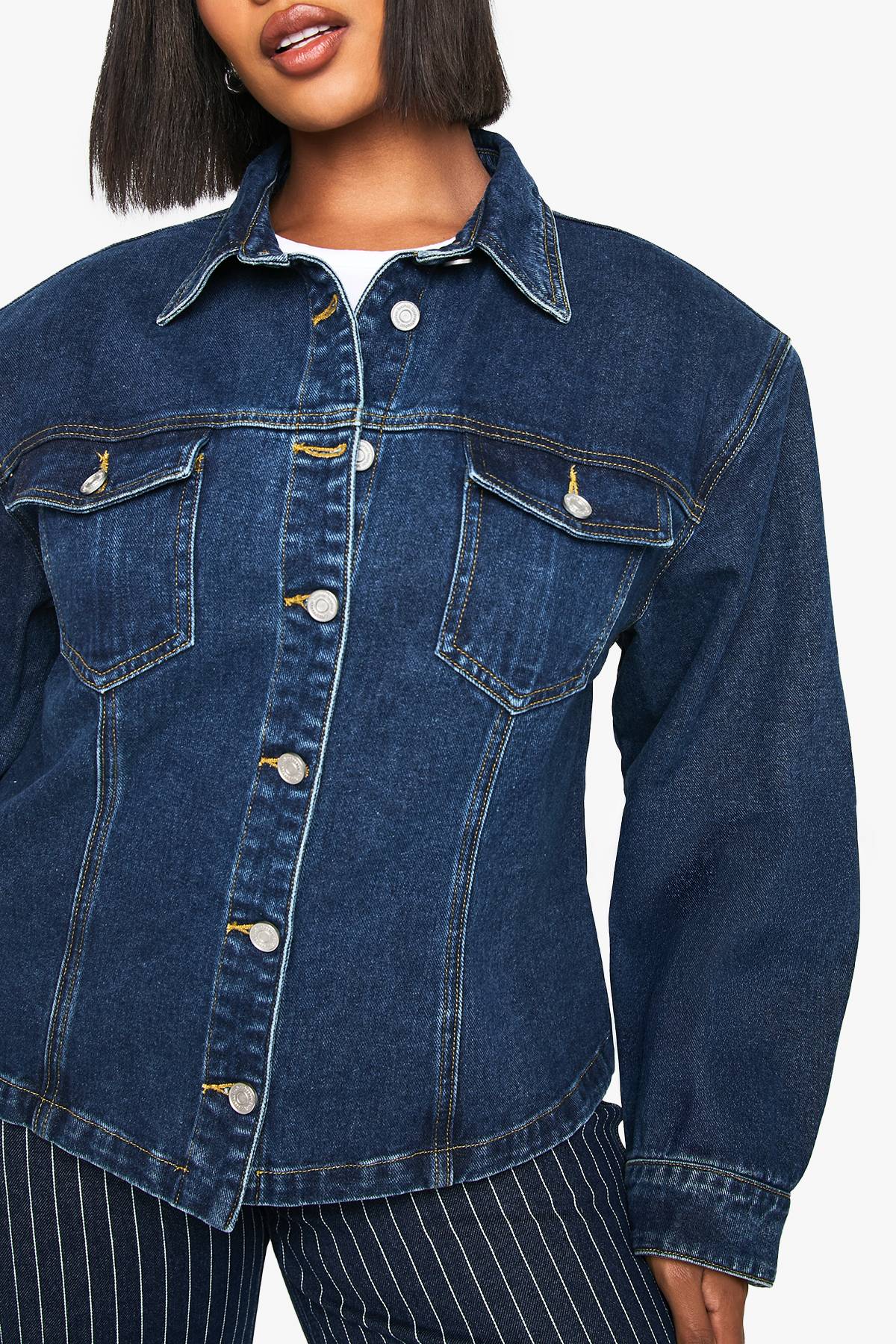 boohoo Veste en denim avec détails d'épaulettes