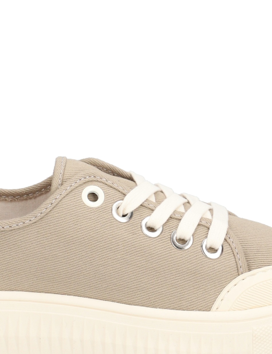 Canvas Sneaker
