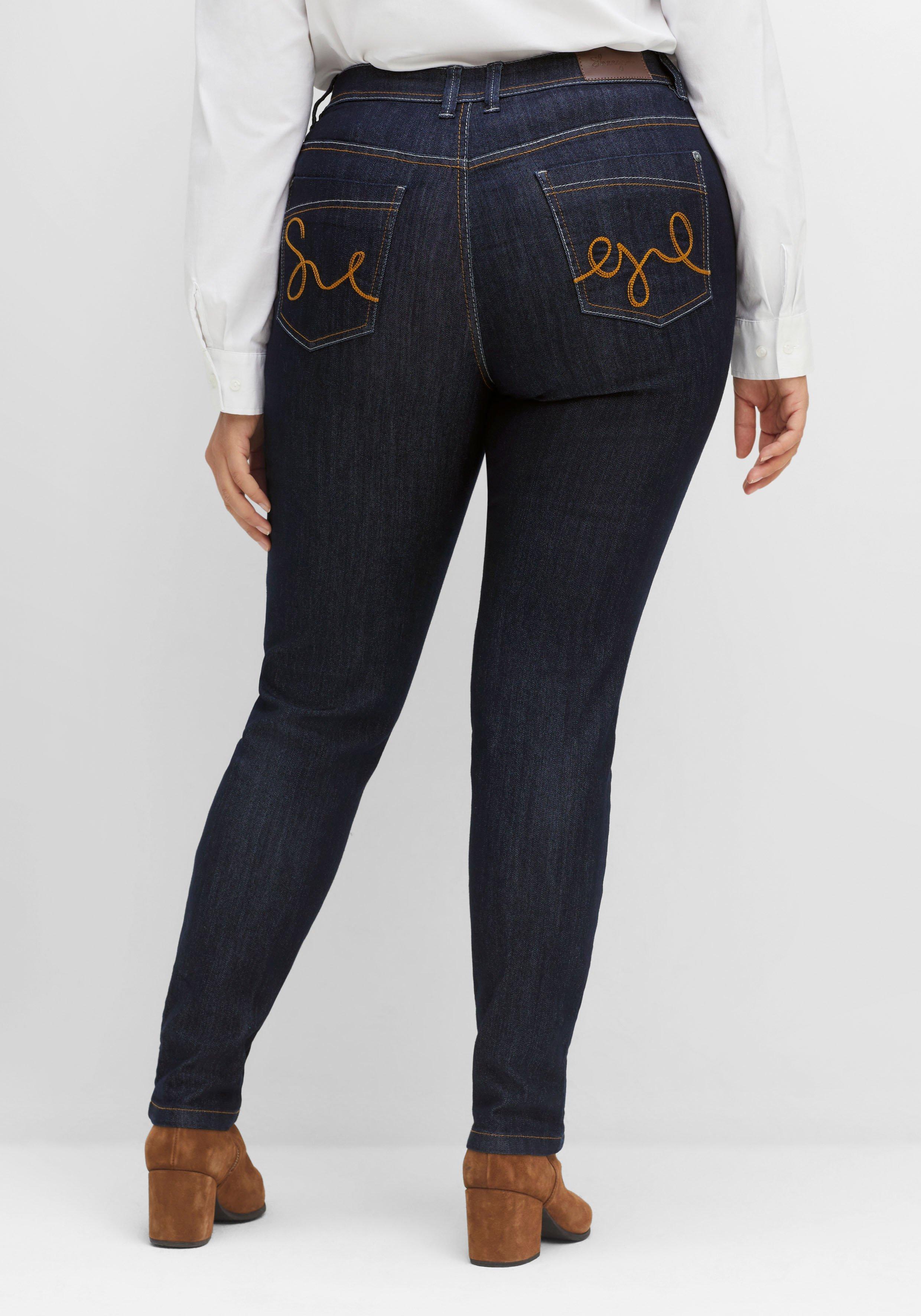 Schmale Jeans mit Kontrastnähten
