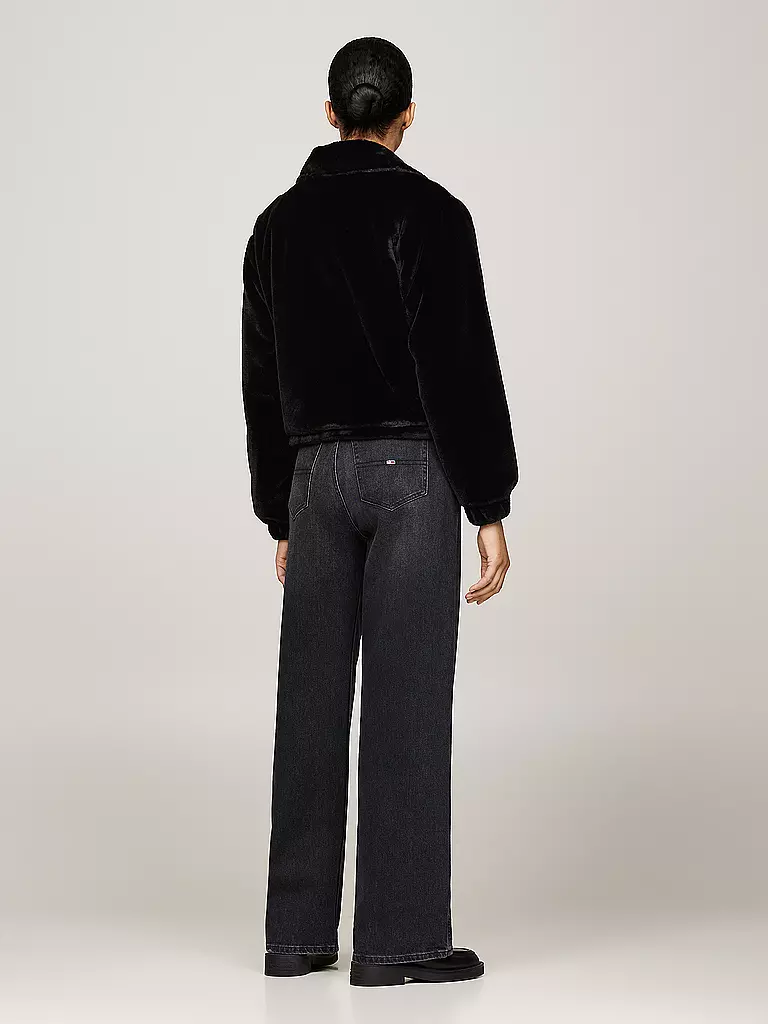 TOMMY JEANS Jacke in Felloptik schwarz