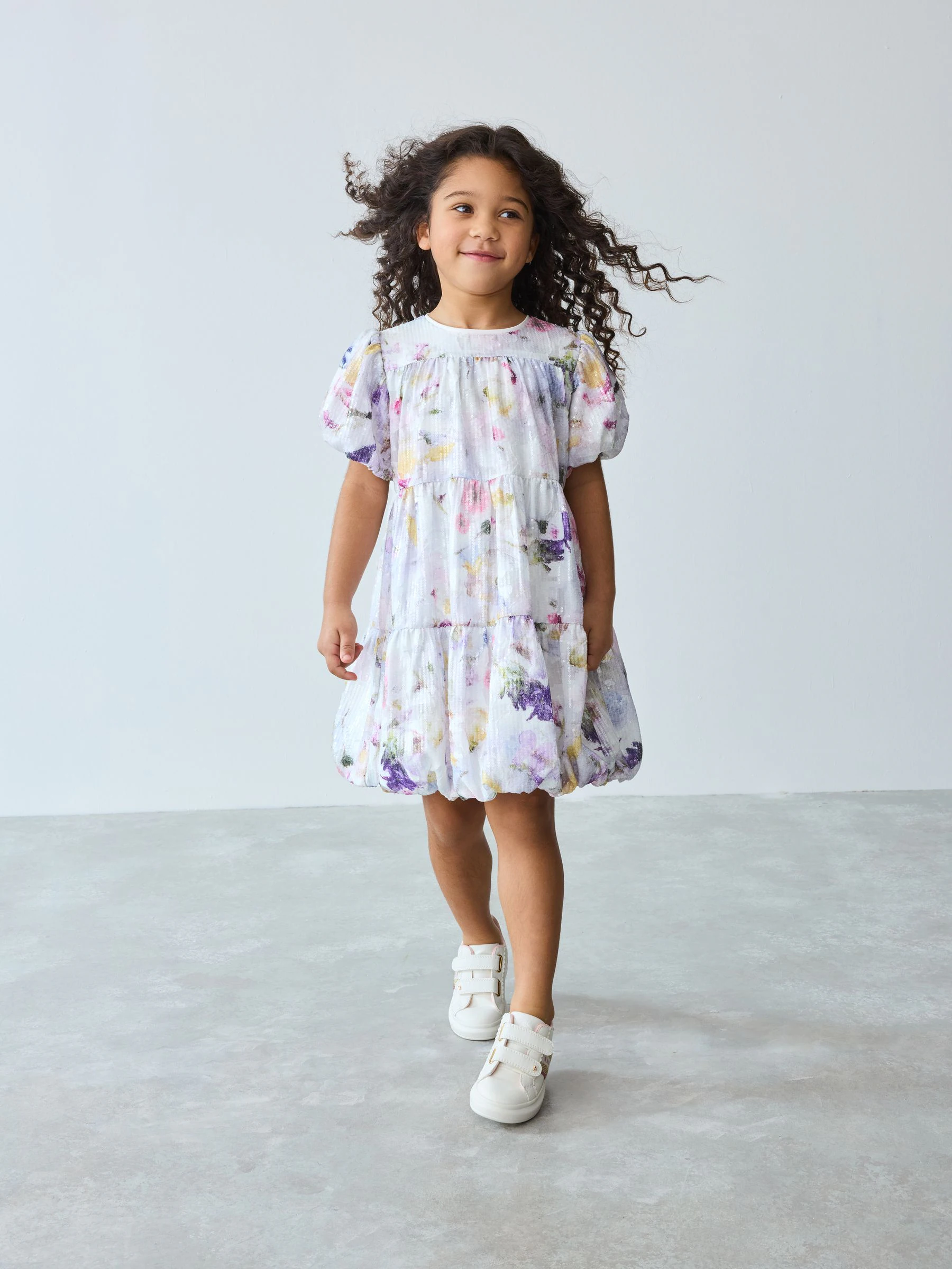 Baker van Ted Baker jurk met meerdere pailletten, ballonzoom en pofmouwen