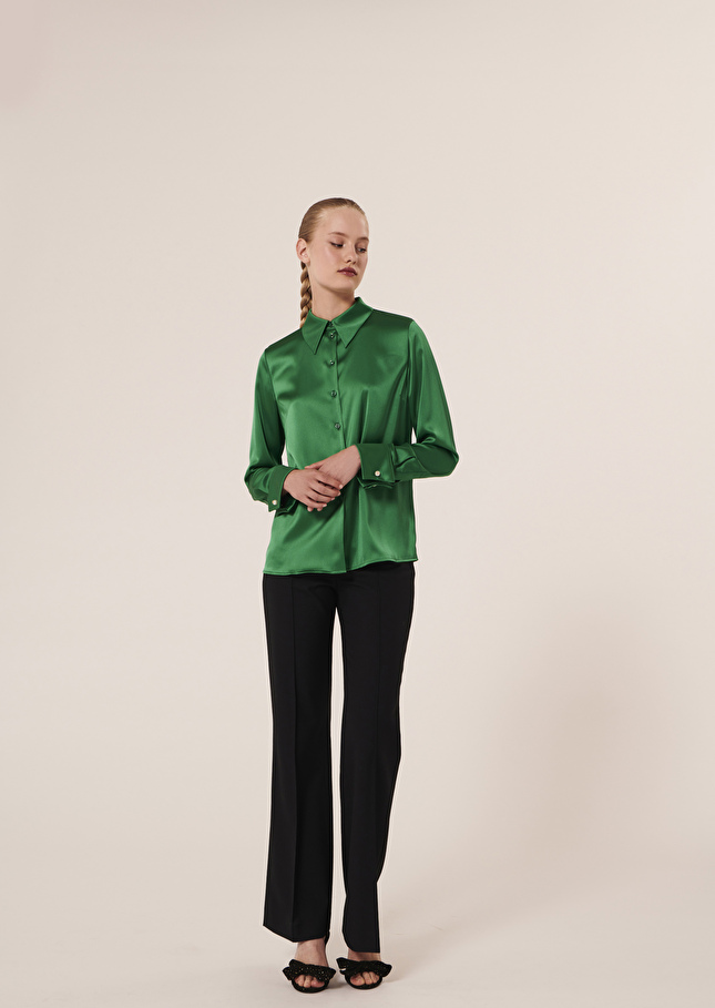 Chemise Cynthiavert émeraude en satin fluide