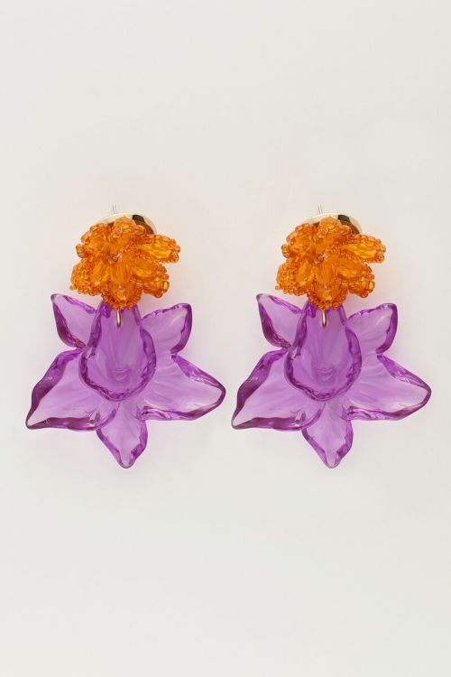 Island oorhangers met oranje en paarse bloem