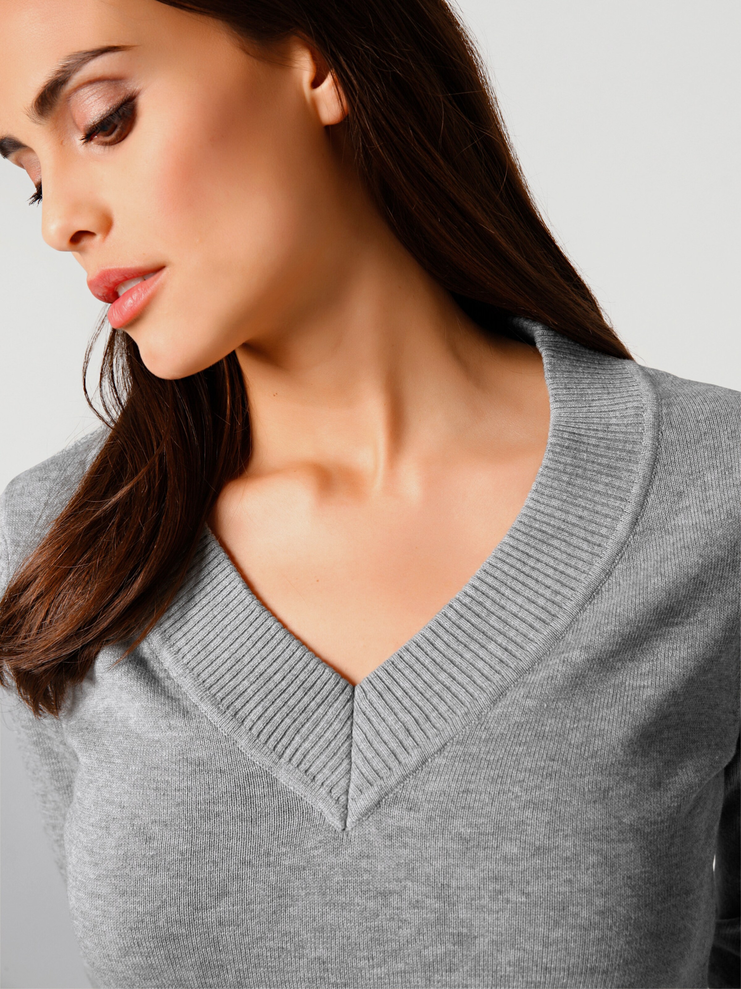 V-Pullover
