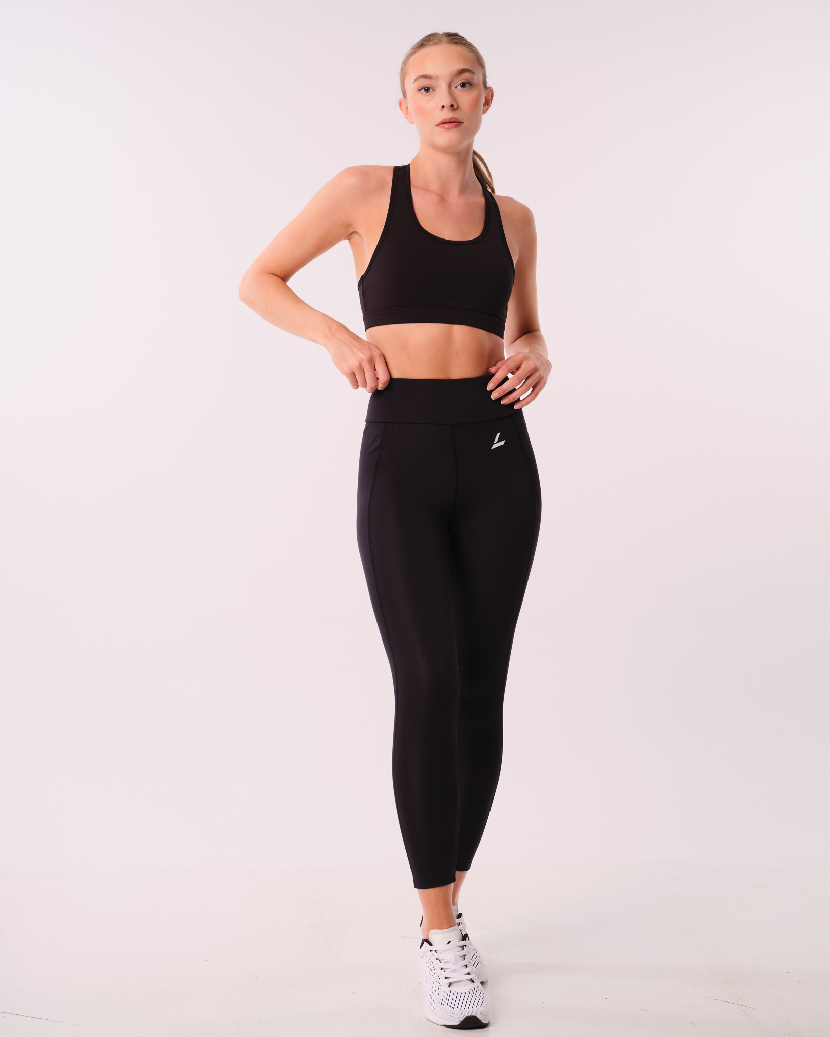 LEVITY Silhouette Favorable Tights Black