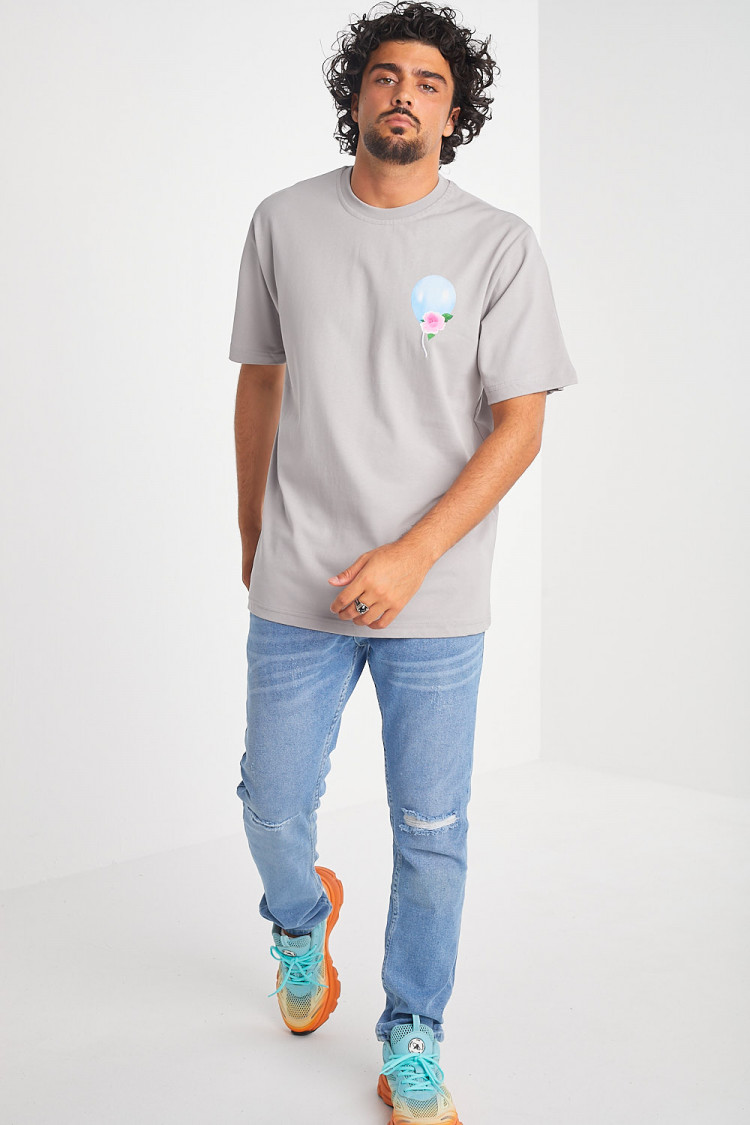 T-shirt gris à motif ballon et fleur
