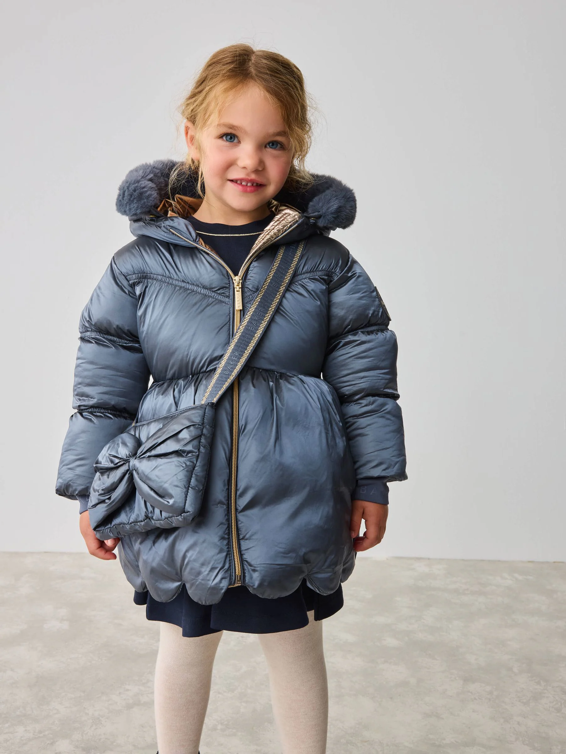 Marineblauw - Baker by Ted Baker Regenbestendige gewatteerde jas met geschulpte rand en afneembare tas